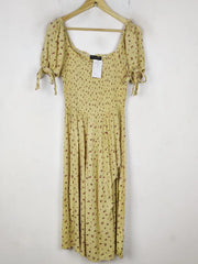 Buy online pre-used pre-loved 100% authentic & Original branded Dorothy Perkins (MF-4321) available in Pakistan. Top international brands avilable.
