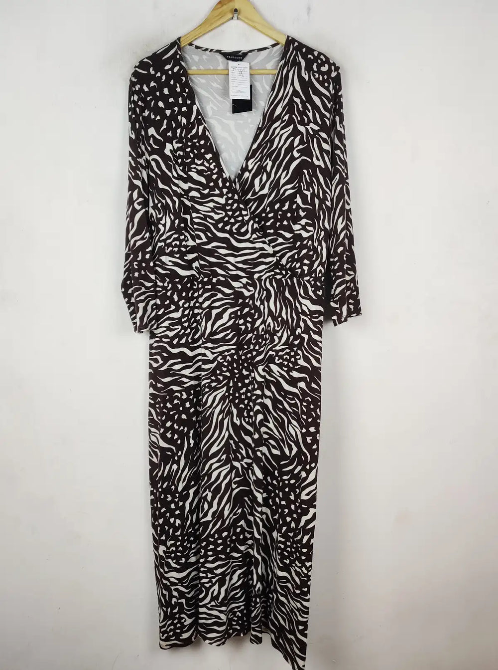 Buy online pre-used pre-loved 100% authentic & Original branded Peacock (MF-4334) available in Pakistan. Top international brands avilable.