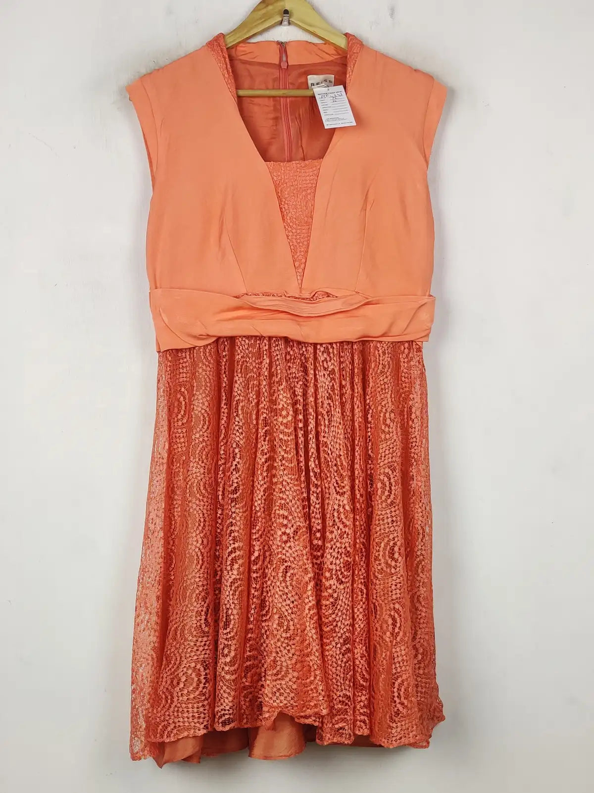 Buy online pre-used pre-loved 100% authentic & Original branded Reiss (MF-4343) available in Pakistan. Top international brands avilable.