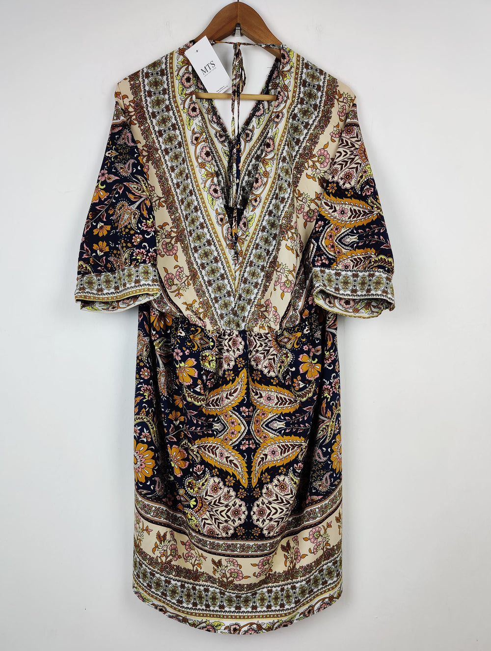 Buy online pre-used pre-loved 100% authentic & Original branded Shein (MF-434) available in Pakistan. Top international brands avilable.