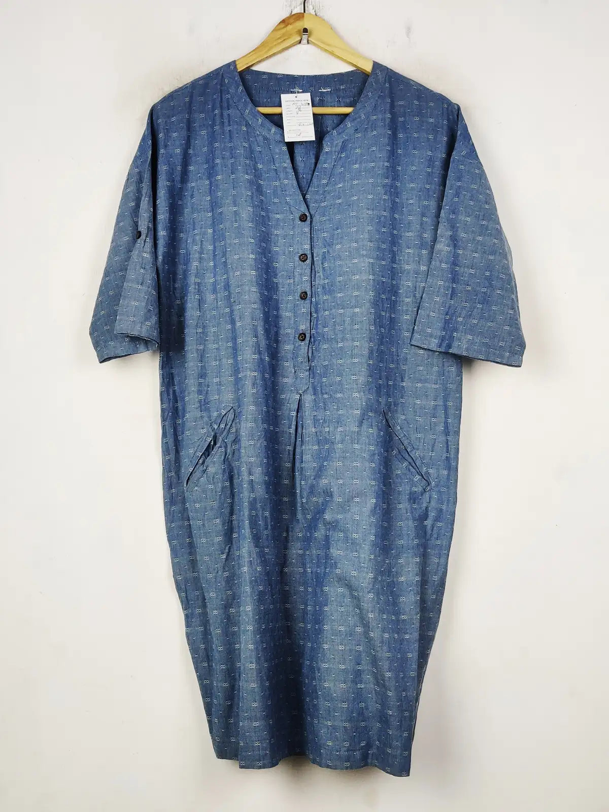 Buy online pre-used pre-loved 100% authentic & Original branded Unknown Brand (MF-4353) available in Pakistan. Top international brands avilable.