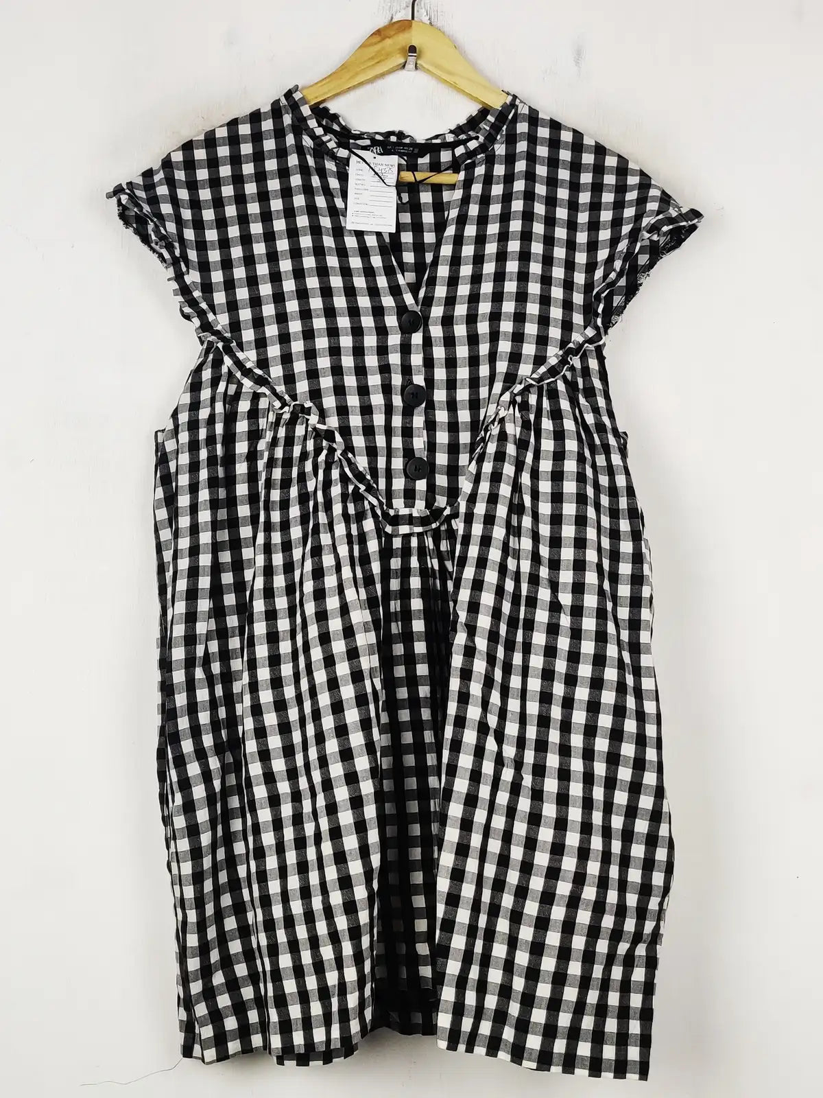 Buy online pre-used pre-loved 100% authentic & Original branded Zara (MF-4375) available in Pakistan. Top international brands avilable.