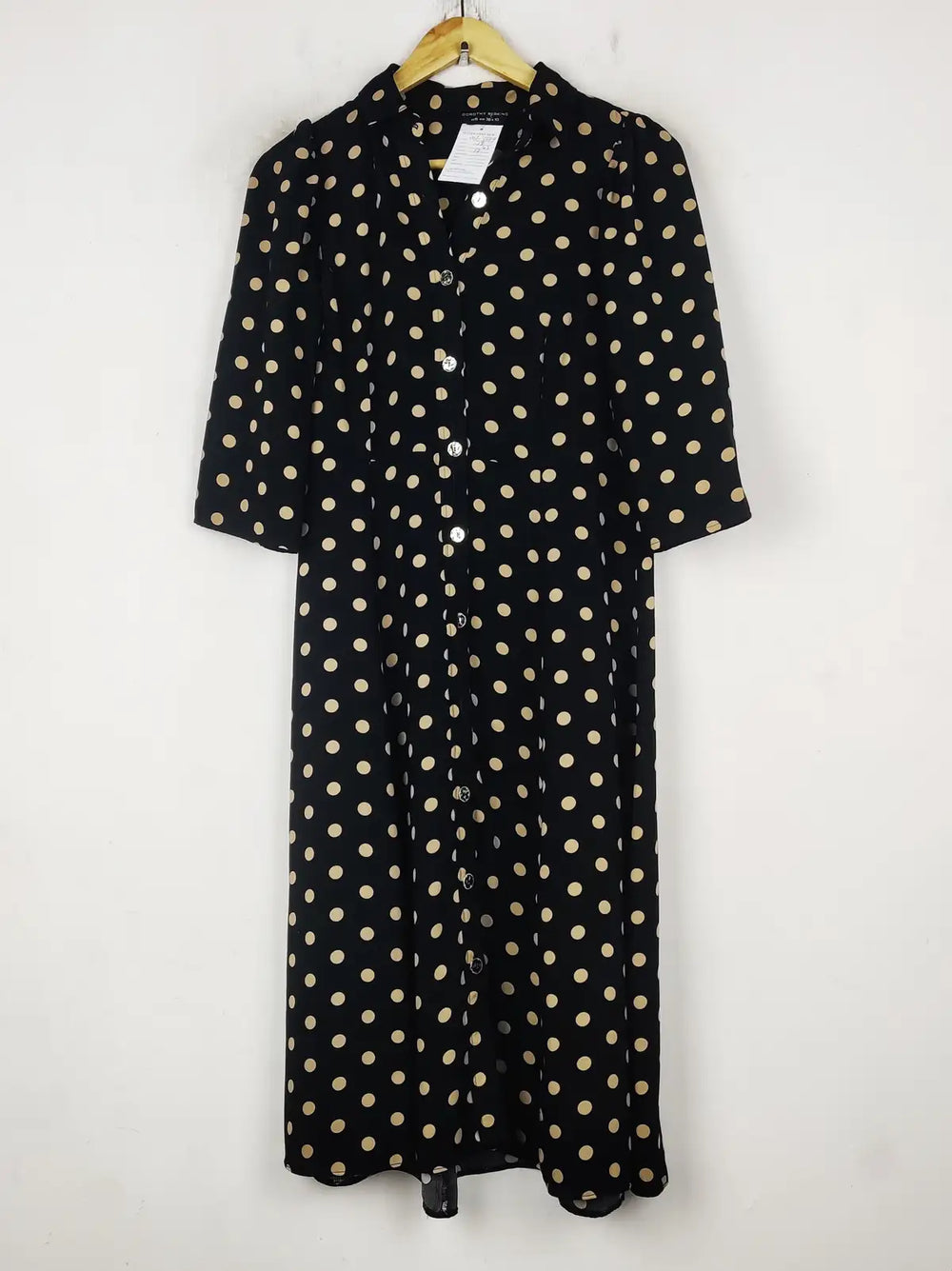 Buy online pre-used pre-loved 100% authentic & Original branded Dorothy Perkins (MF-4379) available in Pakistan. Top international brands avilable.