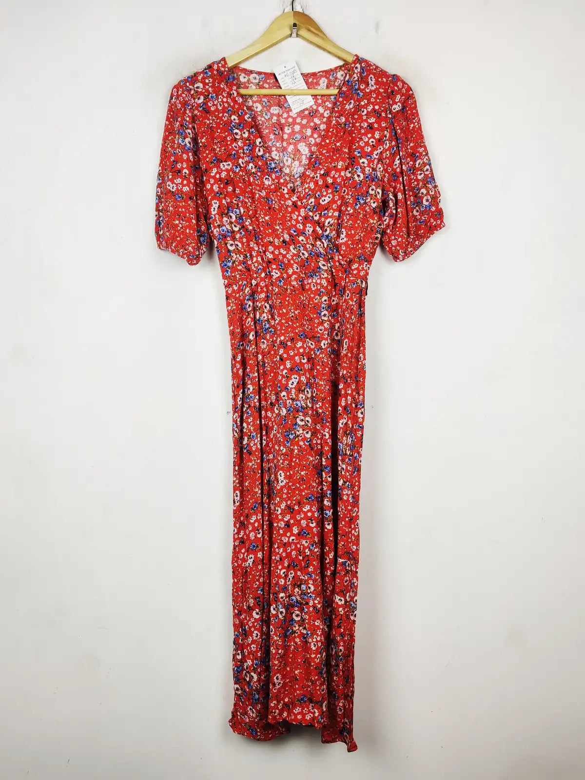 Buy online pre-used pre-loved 100% authentic & Original branded F&F (MF-4384) available in Pakistan. Top international brands avilable.
