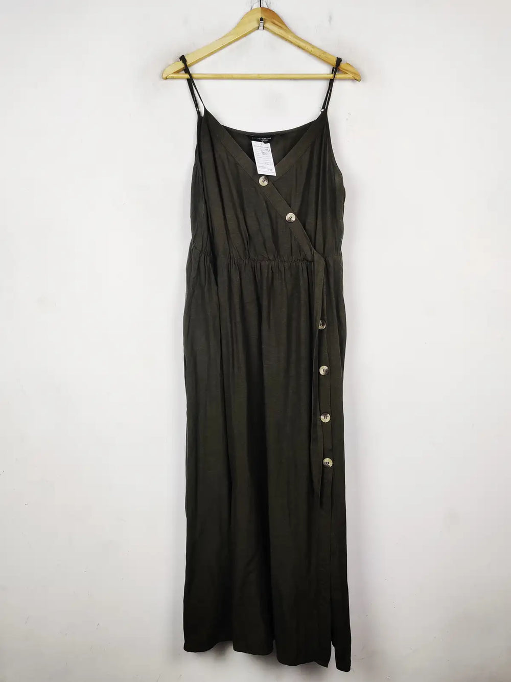 Buy online pre-used pre-loved 100% authentic & Original branded Dorothy Perkins (MF-4388) available in Pakistan. Top international brands avilable.