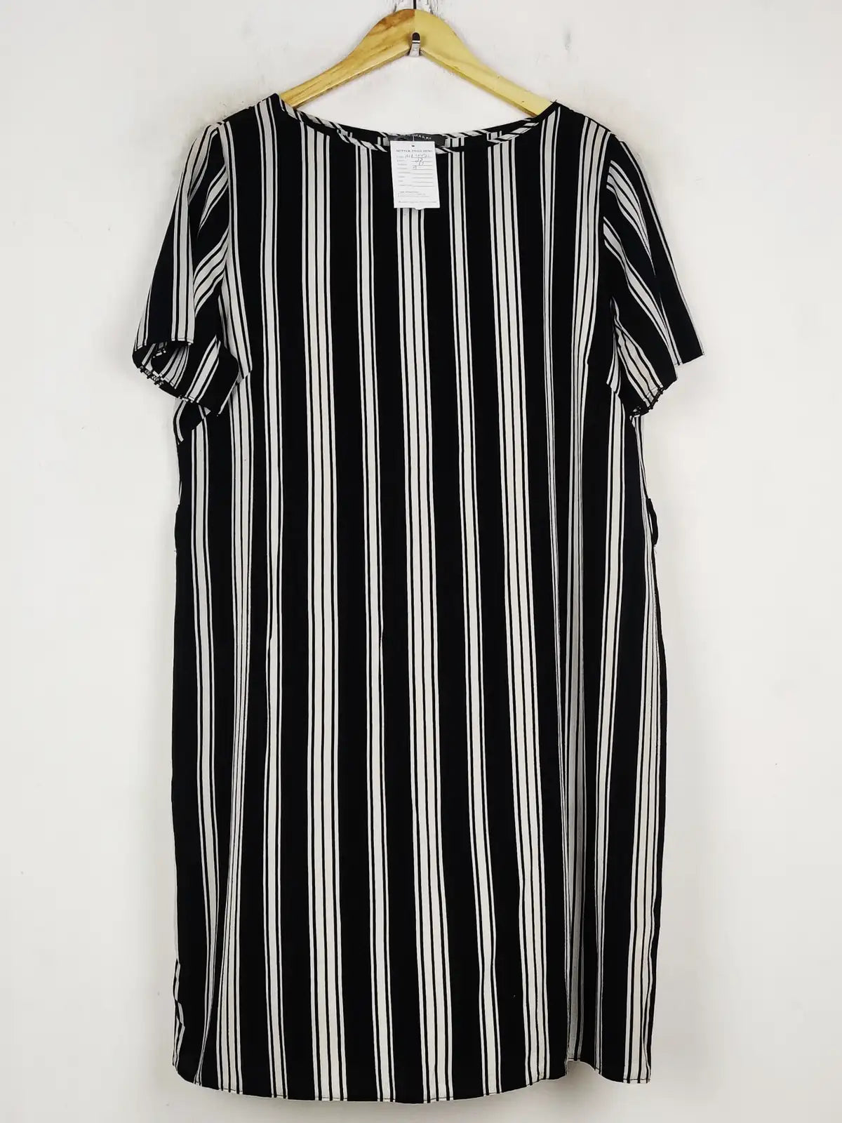 Buy online pre-used pre-loved 100% authentic & Original branded Primark (MF-4421) available in Pakistan. Top international brands avilable.