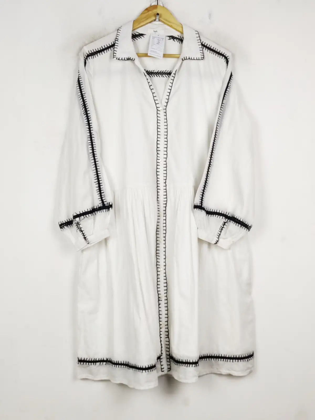 Buy online pre-used pre-loved 100% authentic & Original branded Hush (MF-4437) available in Pakistan. Top international brands avilable.