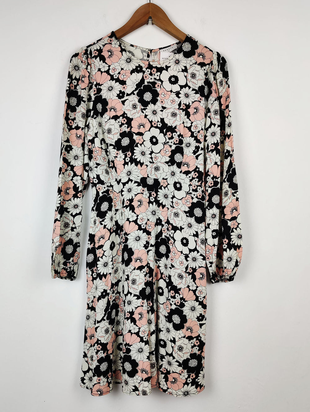 Buy online pre-used pre-loved 100% authentic & Original branded Papaya (MF-446) available in Pakistan. Top international brands avilable.