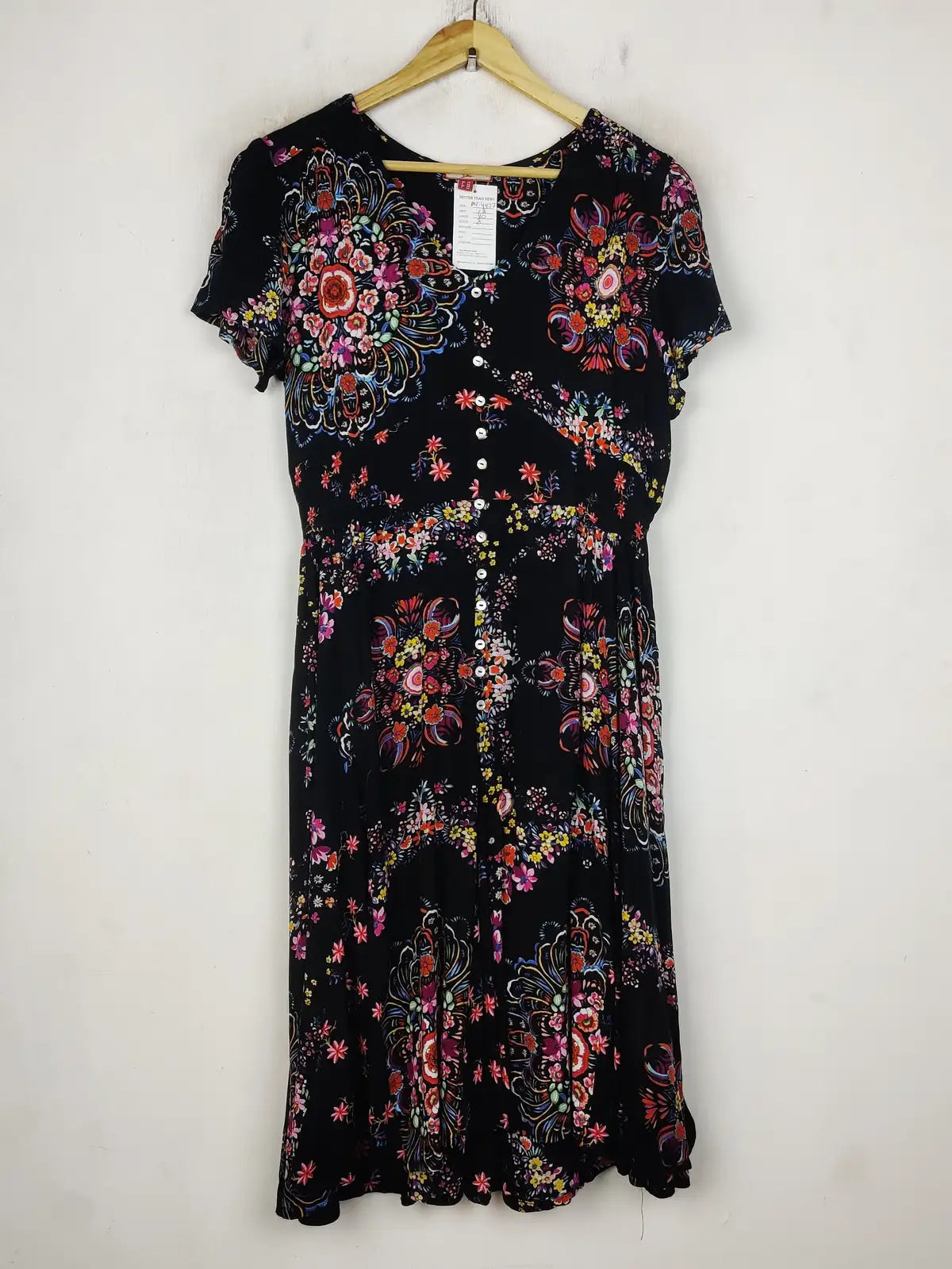 Buy online pre-used pre-loved 100% authentic & Original branded Joe Browns (MF-4477) available in Pakistan. Top international brands avilable.