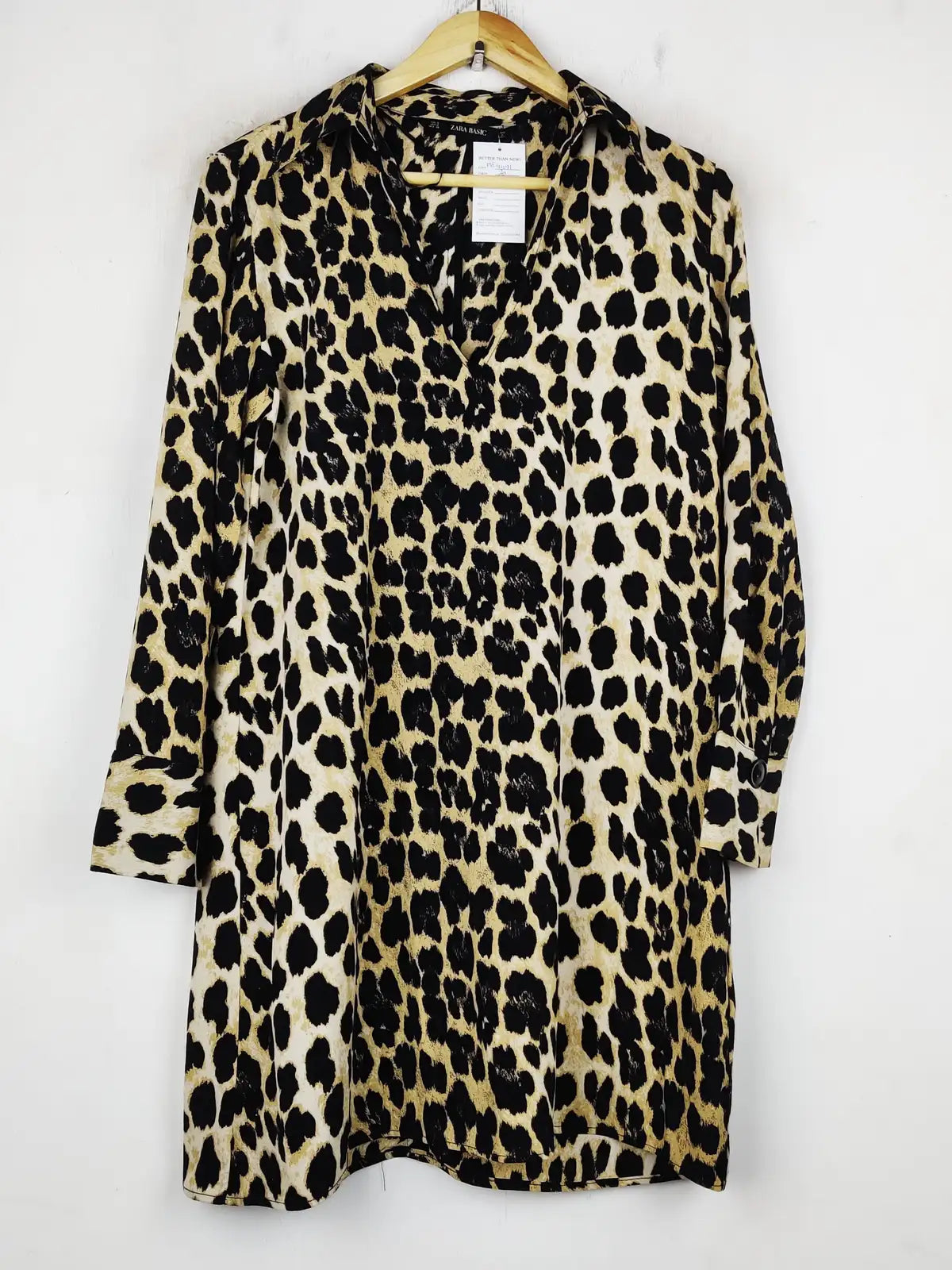 Buy online pre-used pre-loved 100% authentic & Original branded Zara (MF-4491) available in Pakistan. Top international brands avilable.