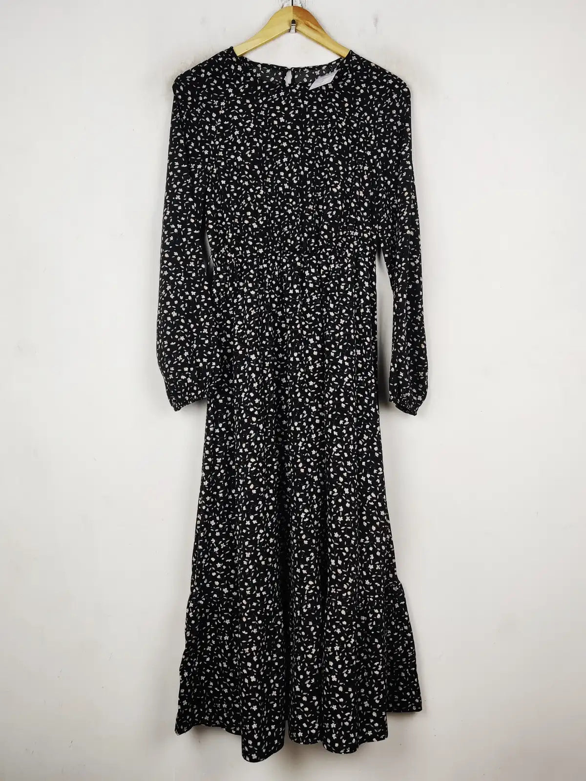 Buy online pre-used pre-loved 100% authentic & Original branded Unknown Brand (MF-4550) available in Pakistan. Top international brands avilable.