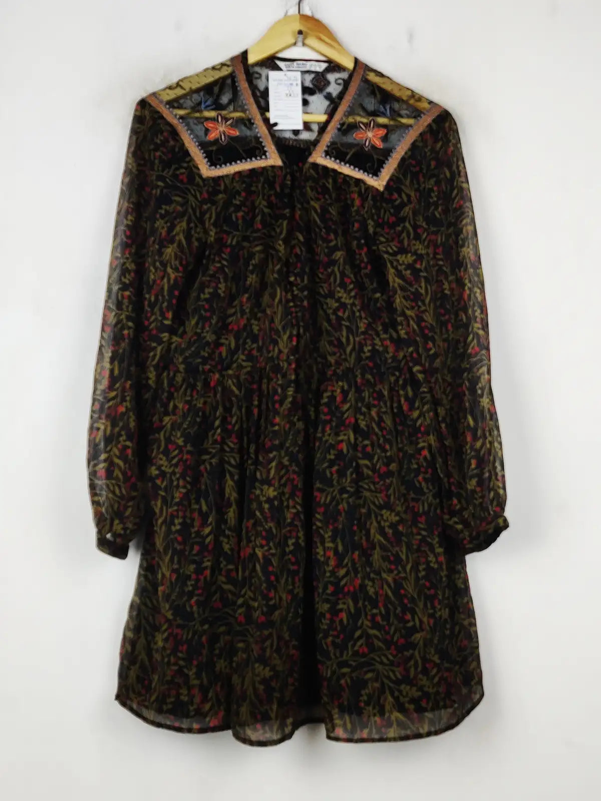 Buy online pre-used pre-loved 100% authentic & Original branded Zara (MF-4571) available in Pakistan. Top international brands avilable.
