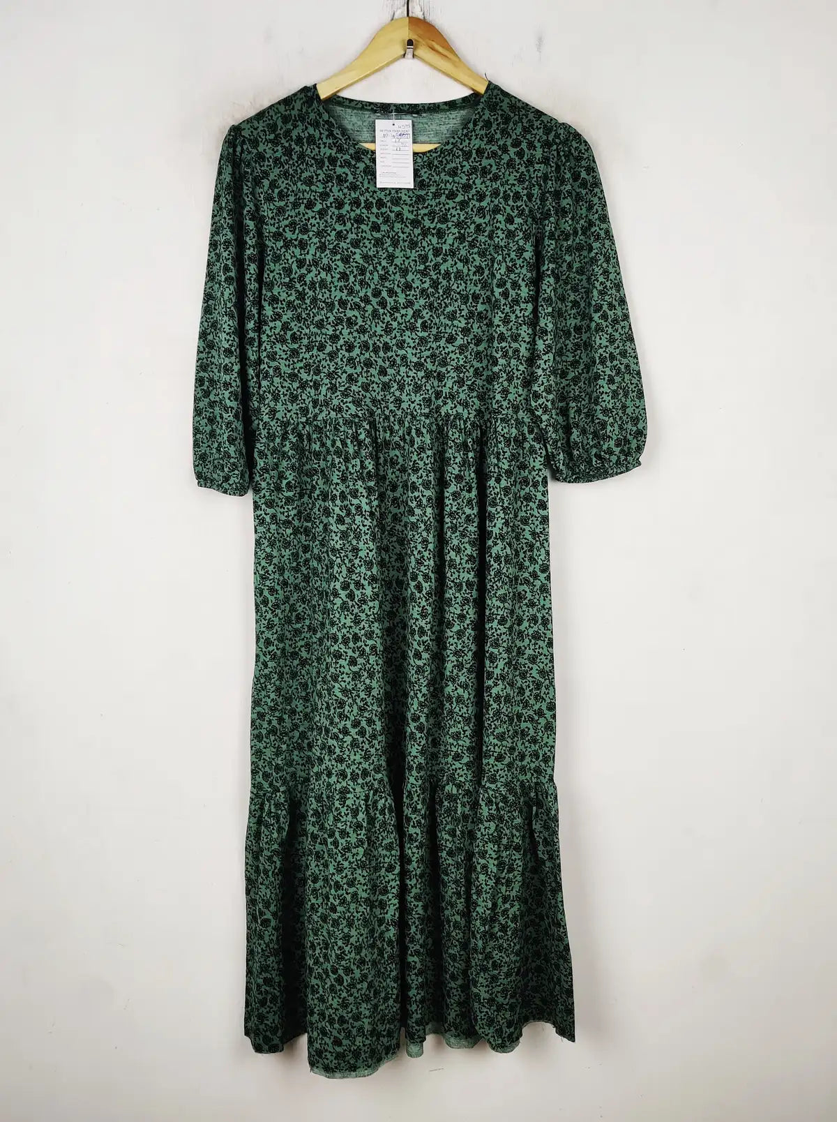 Buy online pre-used pre-loved 100% authentic & Original branded Zara (MF-4575) available in Pakistan. Top international brands avilable.