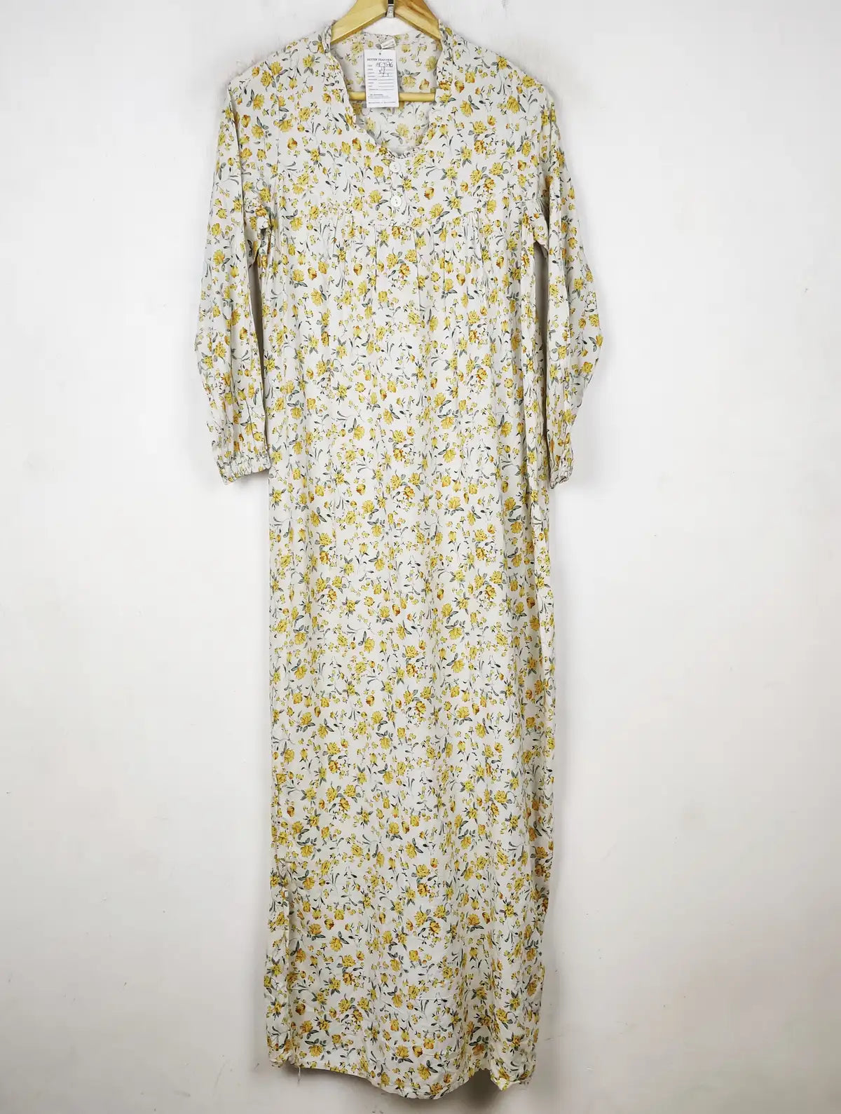 Buy online pre-used pre-loved 100% authentic & Original branded Unknown Brand (MF-4576) available in Pakistan. Top international brands avilable.