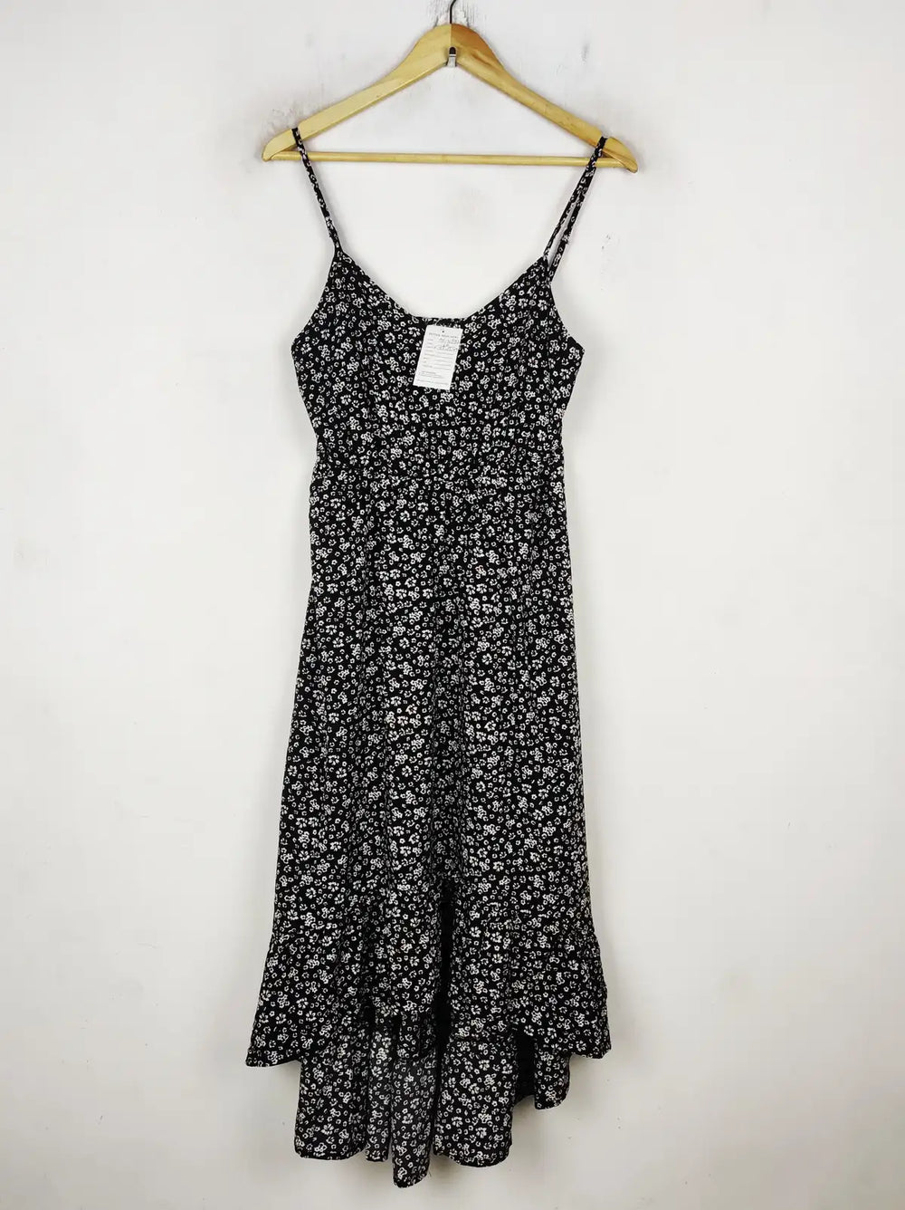 Buy online pre-used pre-loved 100% authentic & Original branded Unknown Brand (MF-4597) available in Pakistan. Top international brands avilable.