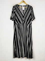 Buy online pre-used pre-loved 100% authentic & Original branded H&M (MF-4623) available in Pakistan. Top international brands avilable.