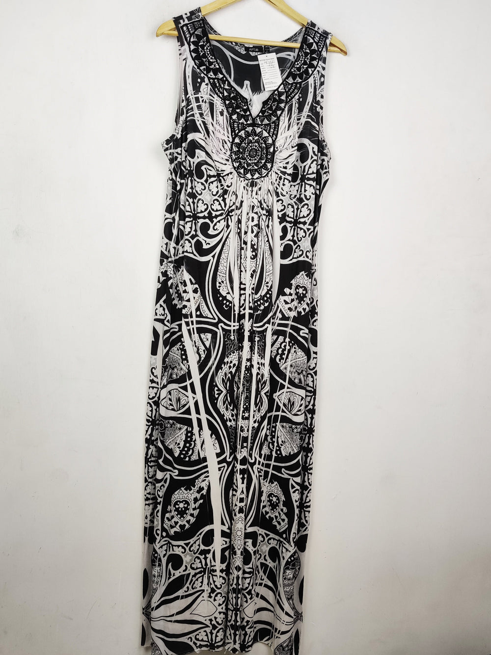 Buy online pre-used pre-loved 100% authentic & Original branded Apt. 9 (MF-4881) available in Pakistan. Top international brands avilable.
