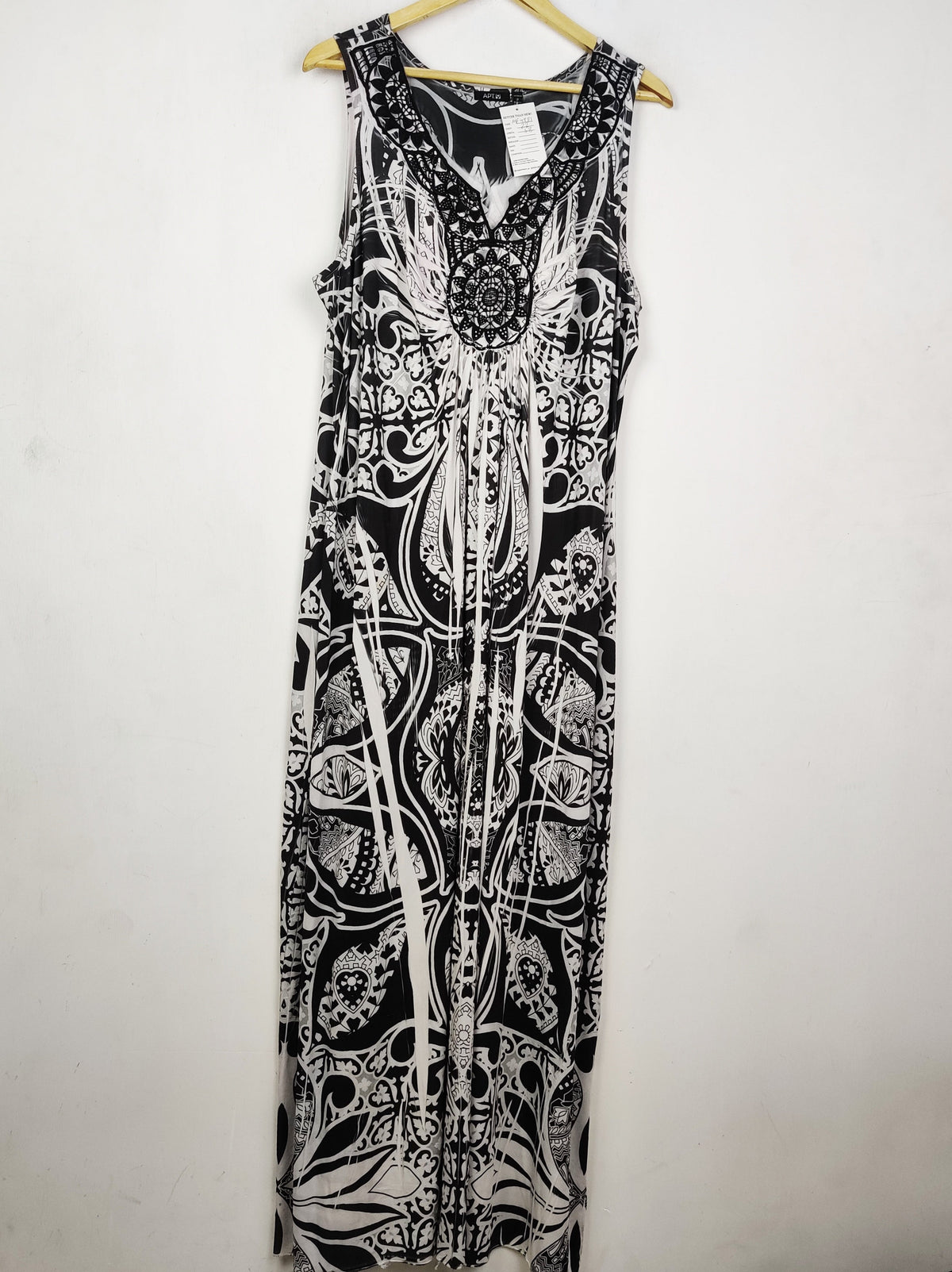 Buy online pre-used pre-loved 100% authentic & Original branded Apt. 9 (MF-4881) available in Pakistan. Top international brands avilable.