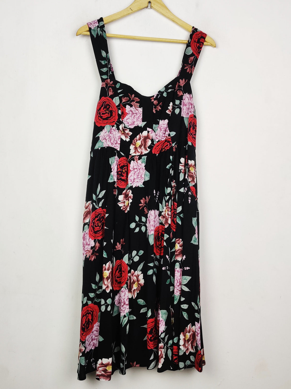 Buy online pre-used pre-loved 100% authentic & Original branded Torrid (MF-4908) available in Pakistan. Top international brands avilable.