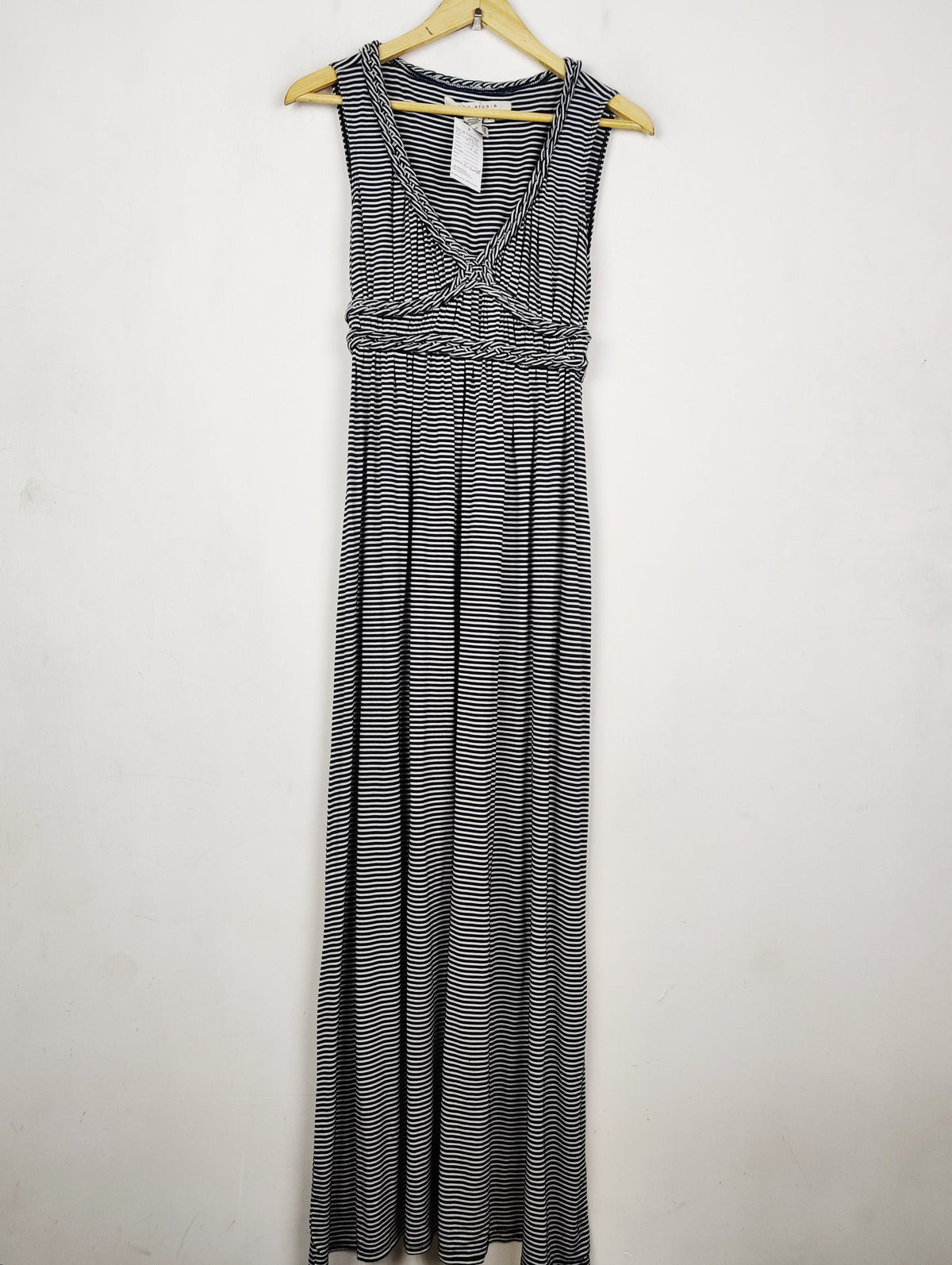 Buy online pre-used pre-loved 100% authentic & Original branded Max (MF-4922) available in Pakistan. Top international brands avilable.