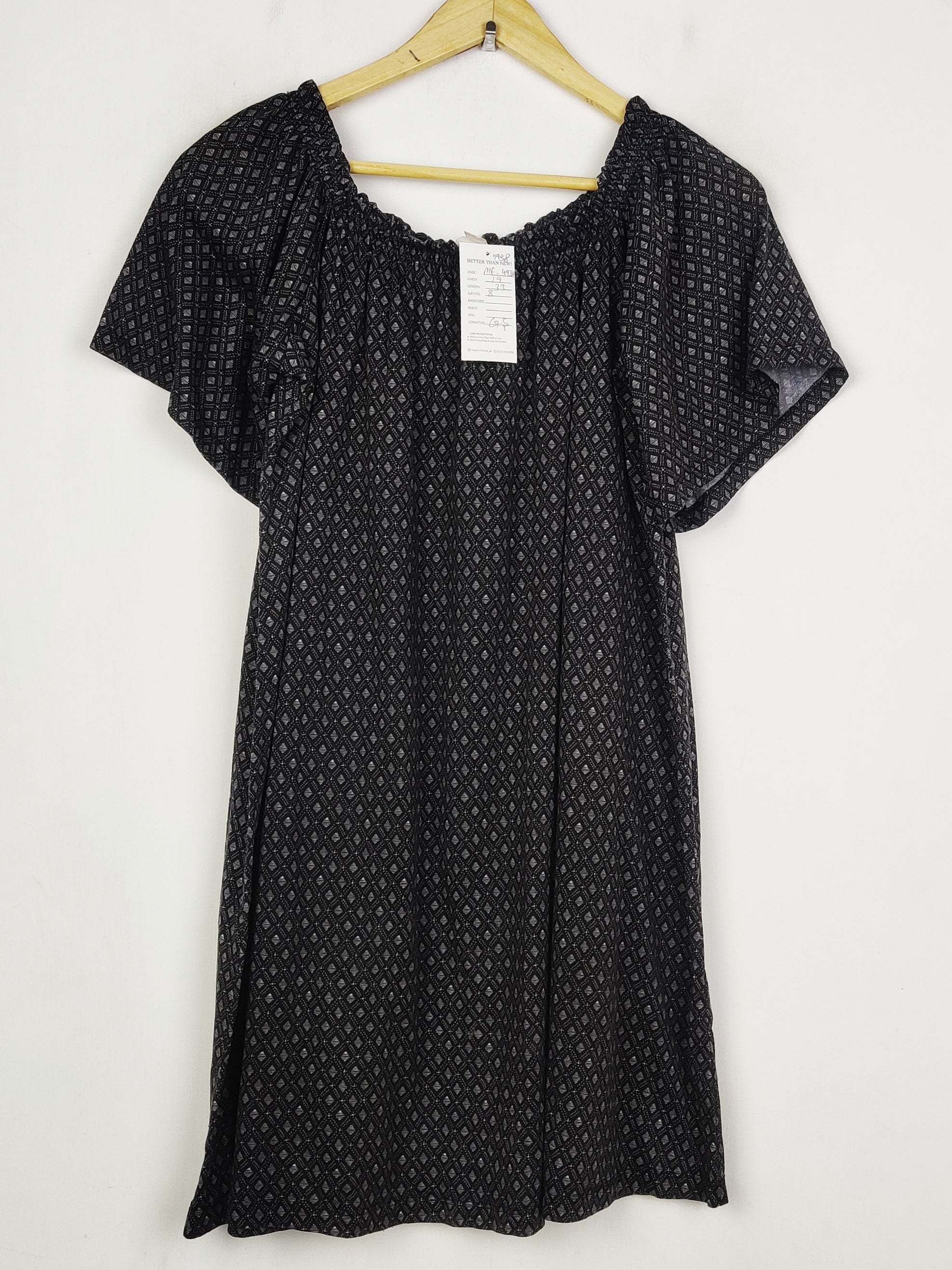 Buy online pre-used pre-loved 100% authentic & Original branded H&M (MF-4938) available in Pakistan. Top international brands avilable.