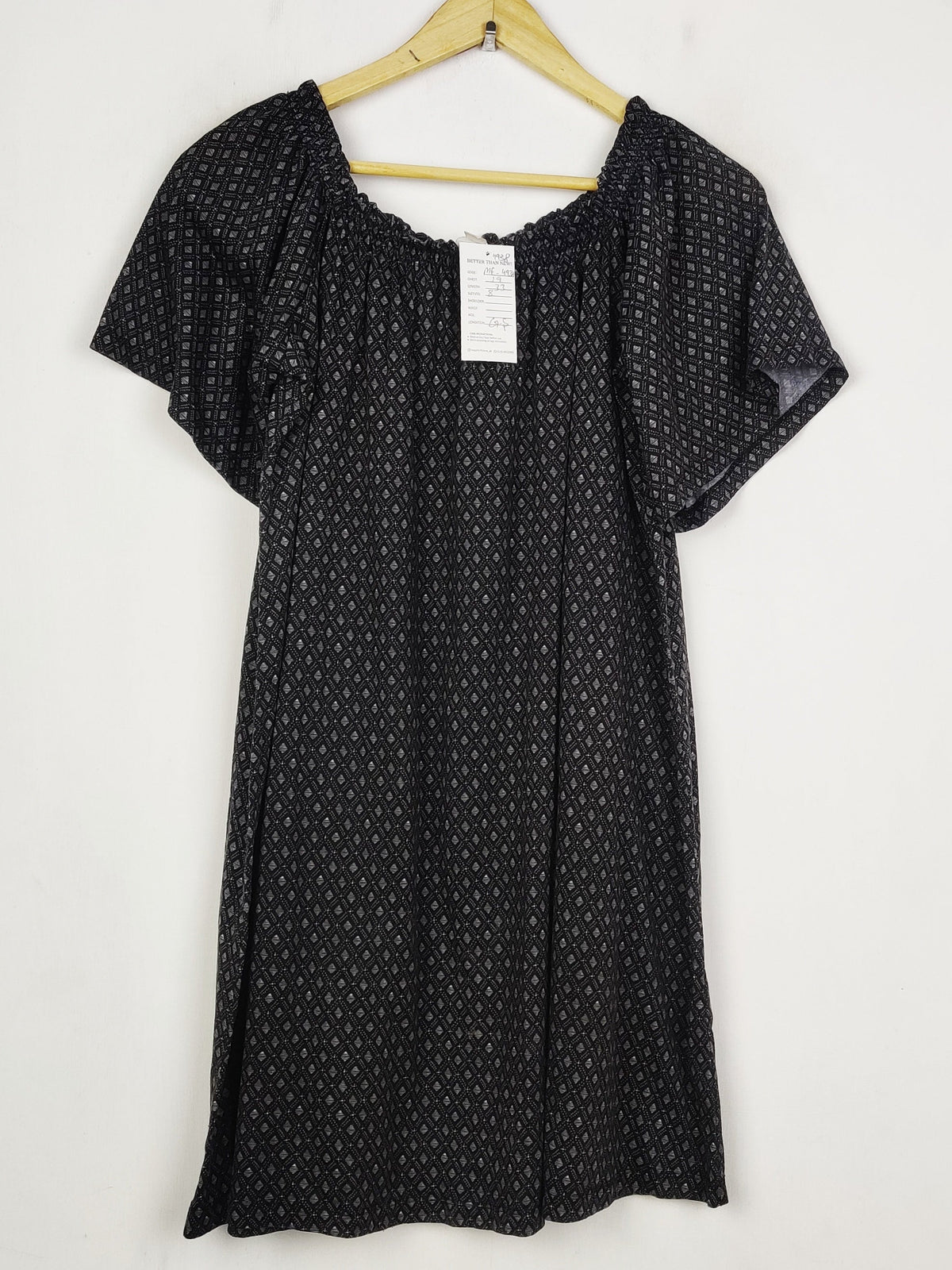 Buy online pre-used pre-loved 100% authentic & Original branded H&M (MF-4938) available in Pakistan. Top international brands avilable.