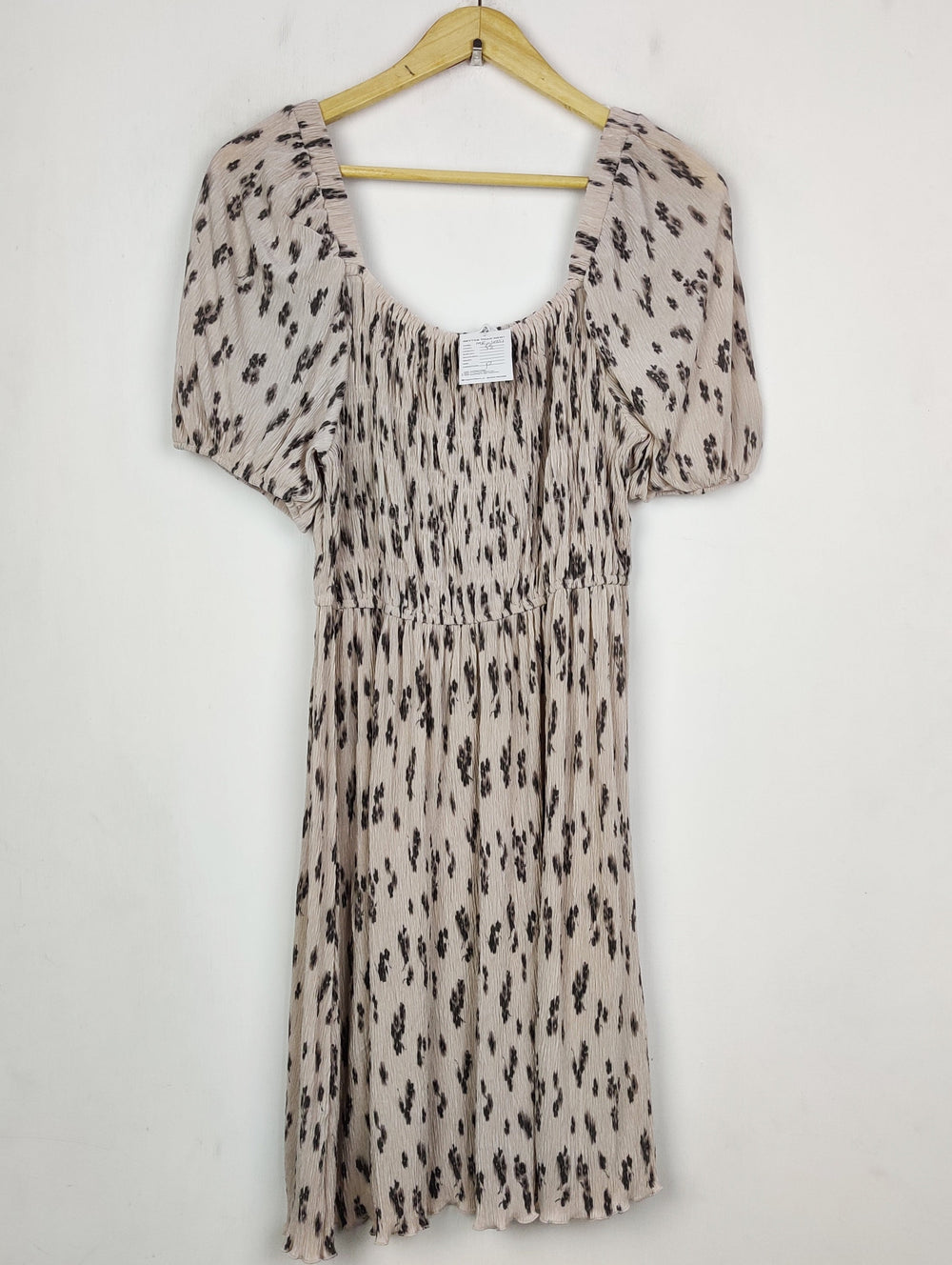 Buy online pre-used pre-loved 100% authentic & Original branded Primark (MF-4951) available in Pakistan. Top international brands avilable.