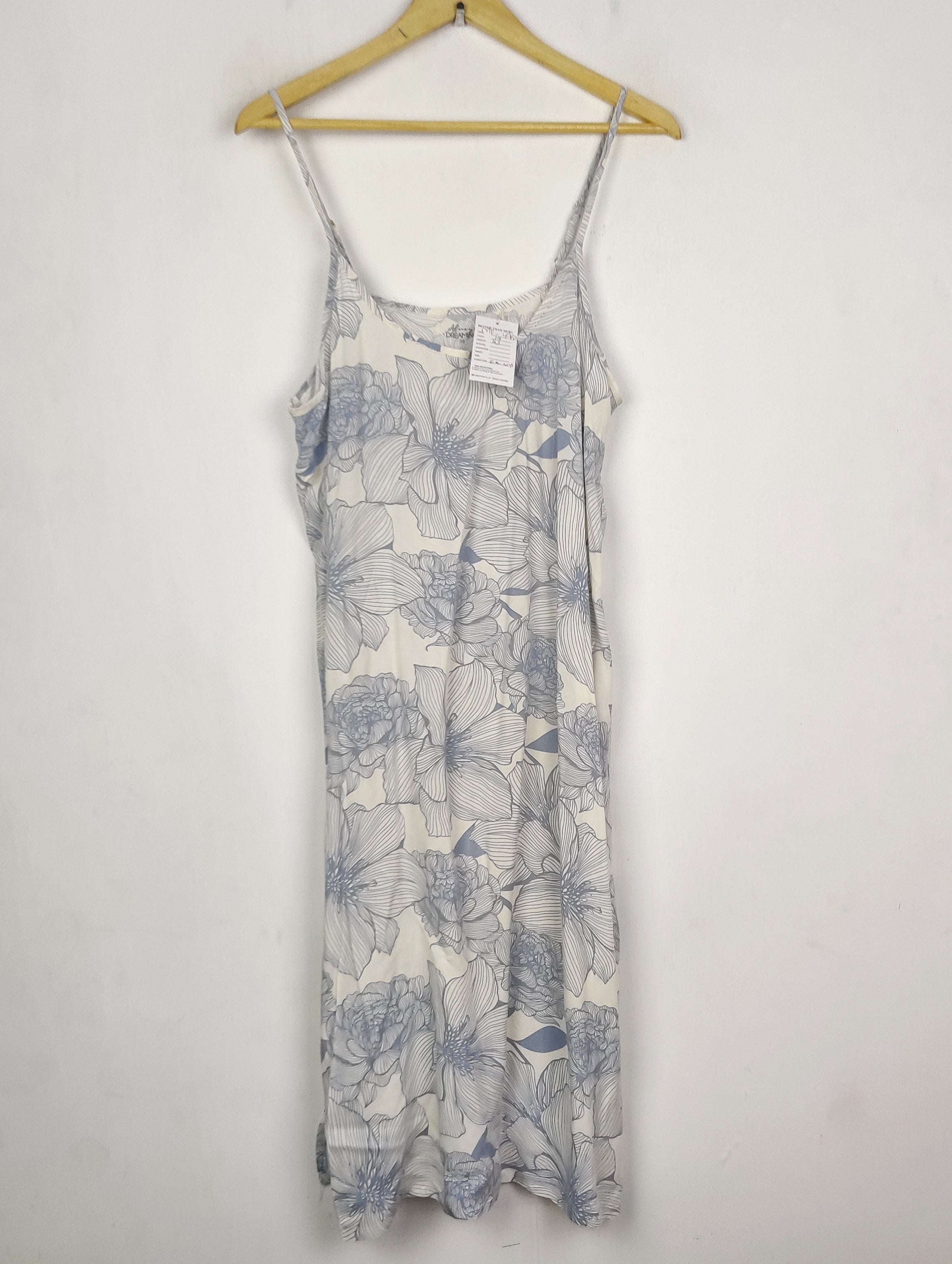Buy online pre-used pre-loved 100% authentic & Original branded Almongs Dreaming (MF-4962) available in Pakistan. Top international brands avilable.