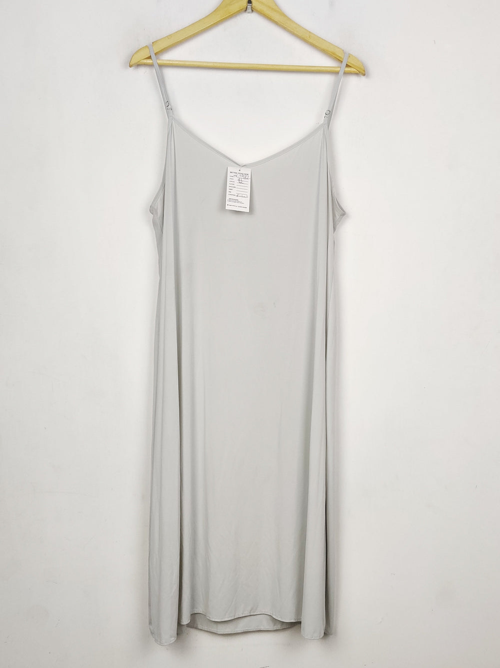 Buy online pre-used pre-loved 100% authentic & Original branded Unknown Brand (MF-4982) available in Pakistan. Top international brands avilable.