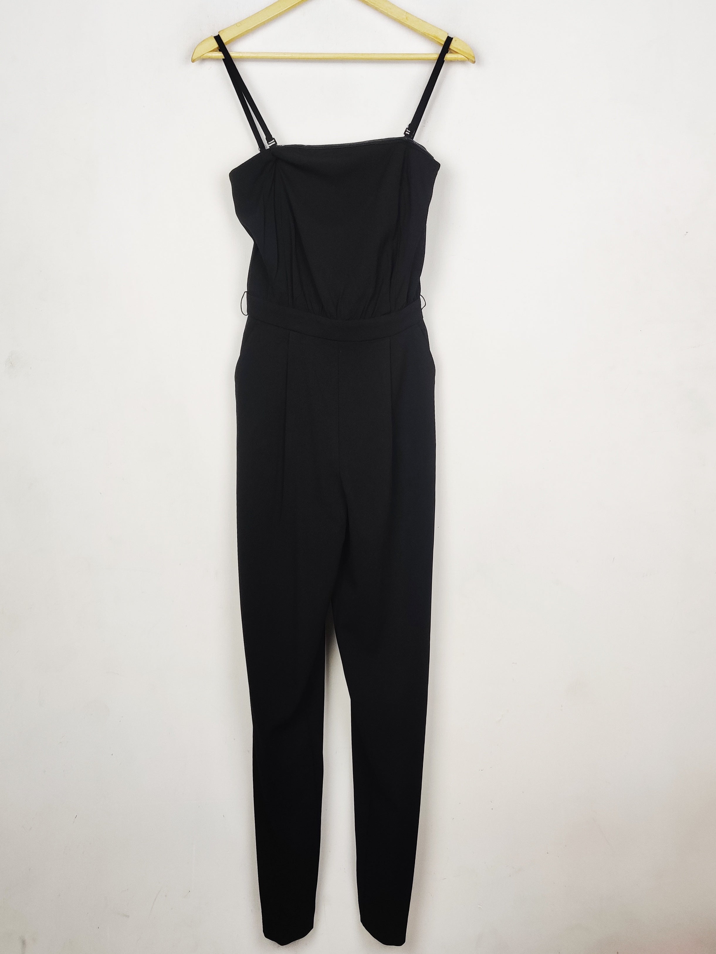 Buy online pre-used pre-loved 100% authentic & Original branded H&M (MF-4986) available in Pakistan. Top international brands avilable.
