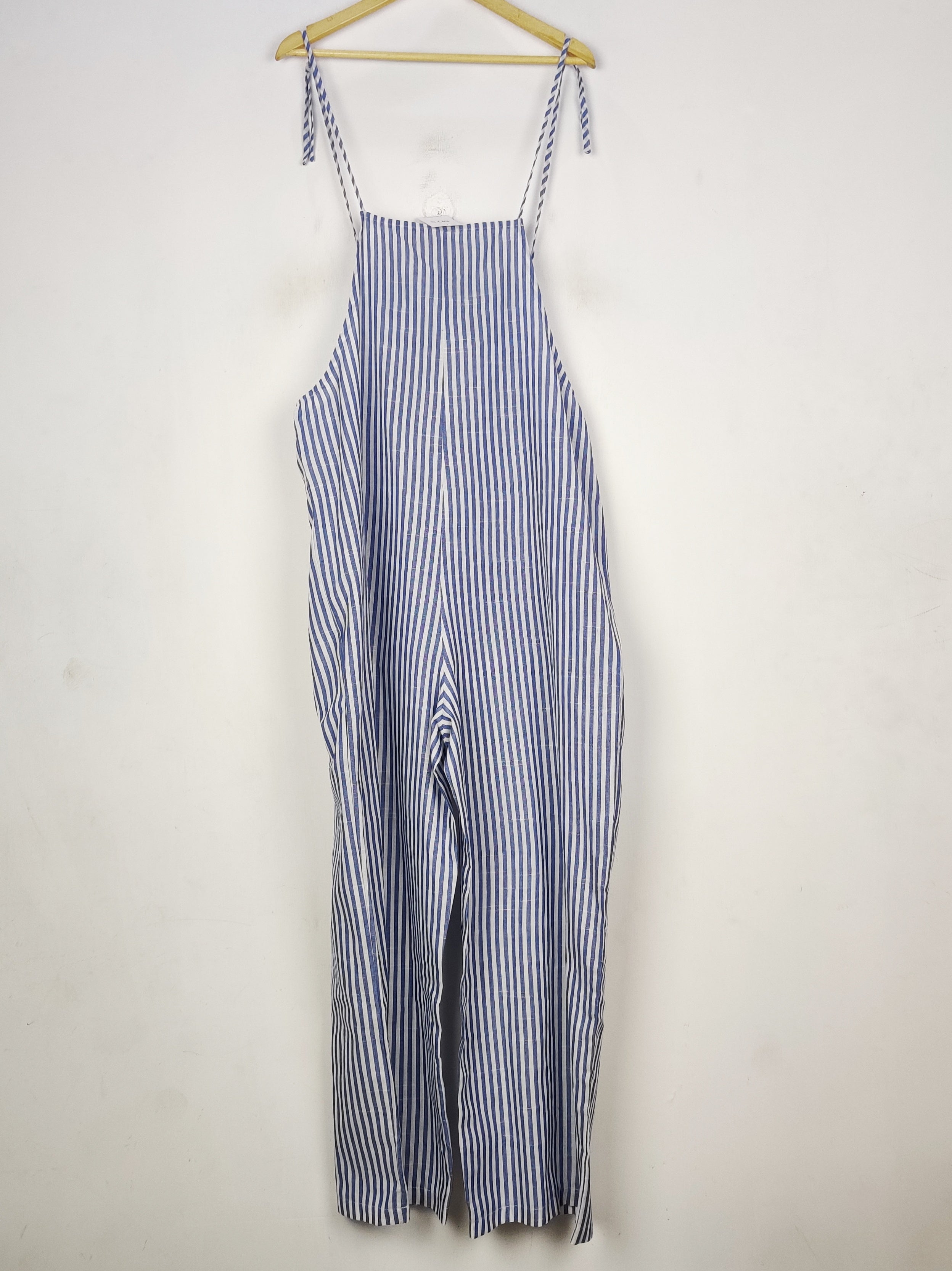 Buy online pre-used pre-loved 100% authentic & Original branded Shein (MF-4989) available in Pakistan. Top international brands avilable.