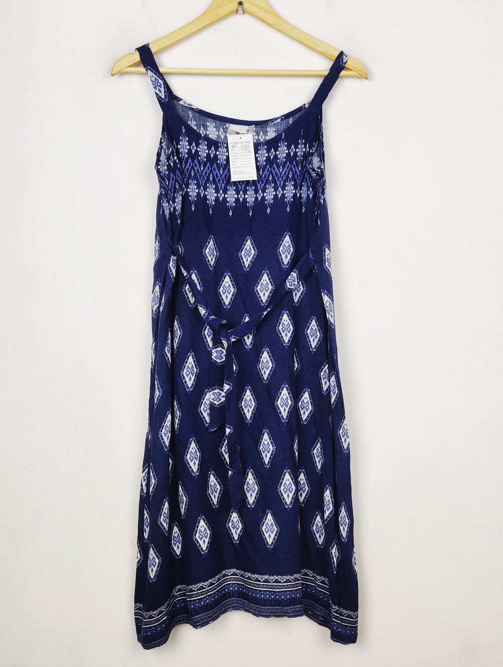 Buy online pre-used pre-loved 100% authentic & Original branded Unknown Brand (MF-5005) available in Pakistan. Top international brands avilable.