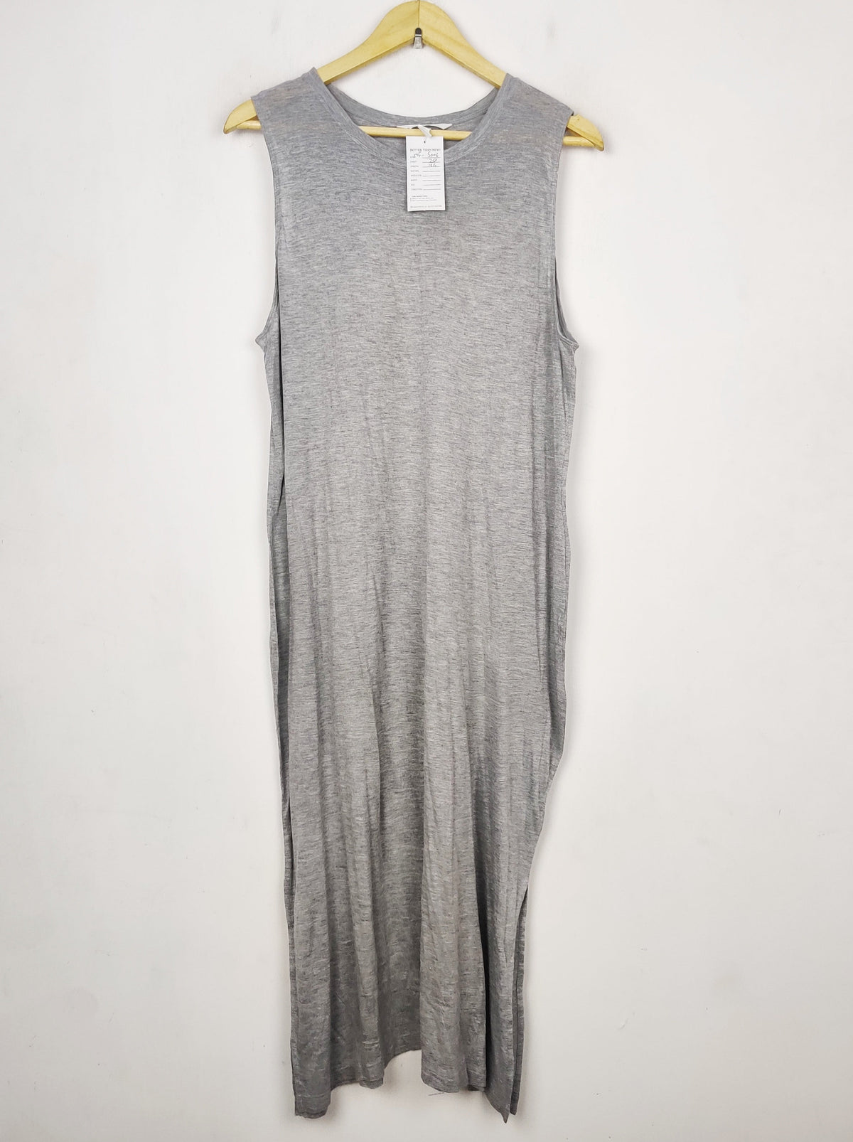 Buy online pre-used pre-loved 100% authentic & Original branded H&M (MF-5006) available in Pakistan. Top international brands avilable.