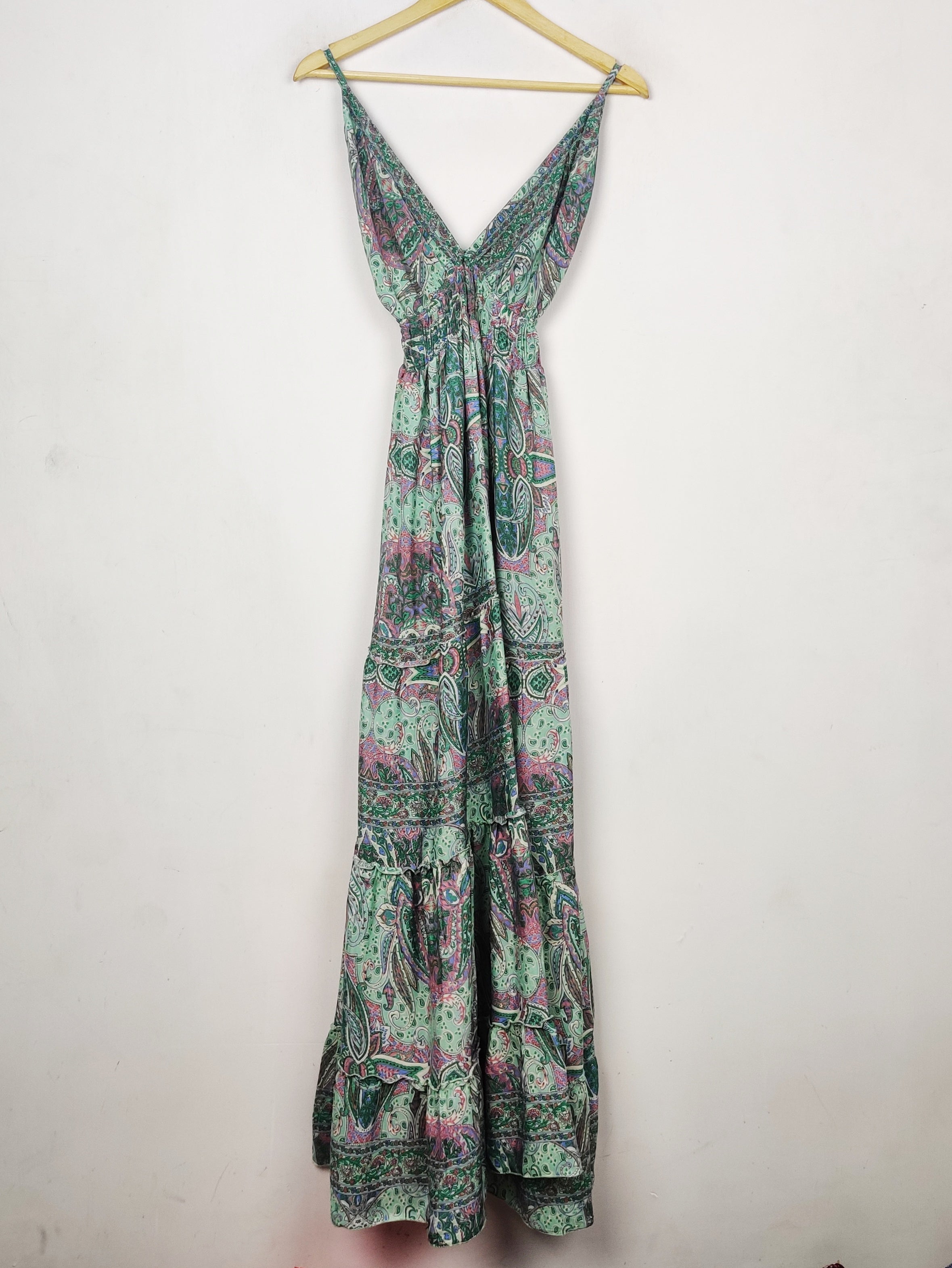Buy online pre-used pre-loved 100% authentic & Original branded Phase Eight (MF-5008) available in Pakistan. Top international brands avilable.