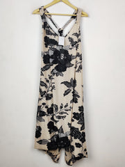Buy online pre-used pre-loved 100% authentic & Original branded Lily By Firmiana (MF-5035) available in Pakistan. Top international brands avilable.