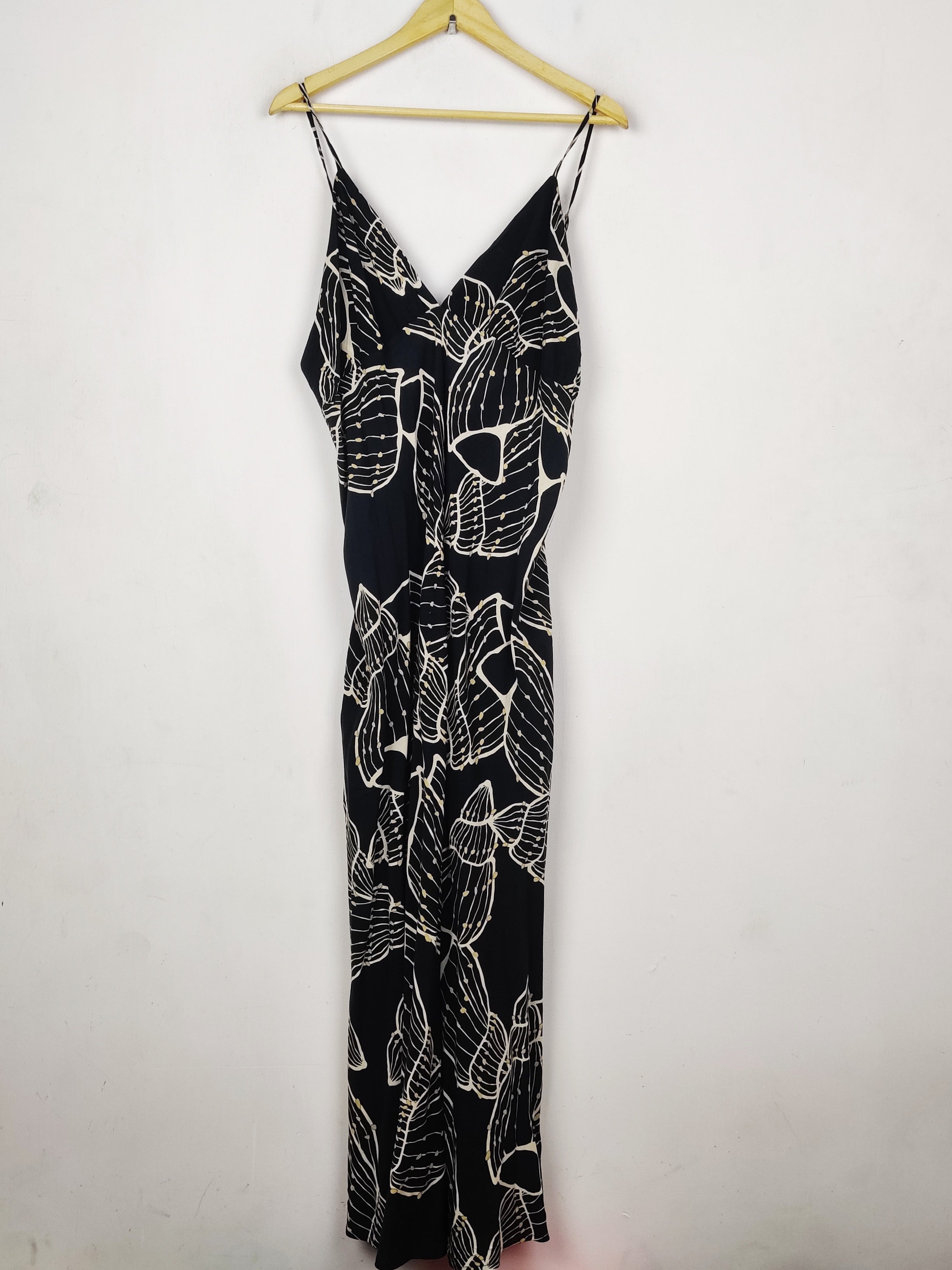 Buy online pre-used pre-loved 100% authentic & Original branded Primark (MF-5056) available in Pakistan. Top international brands avilable.