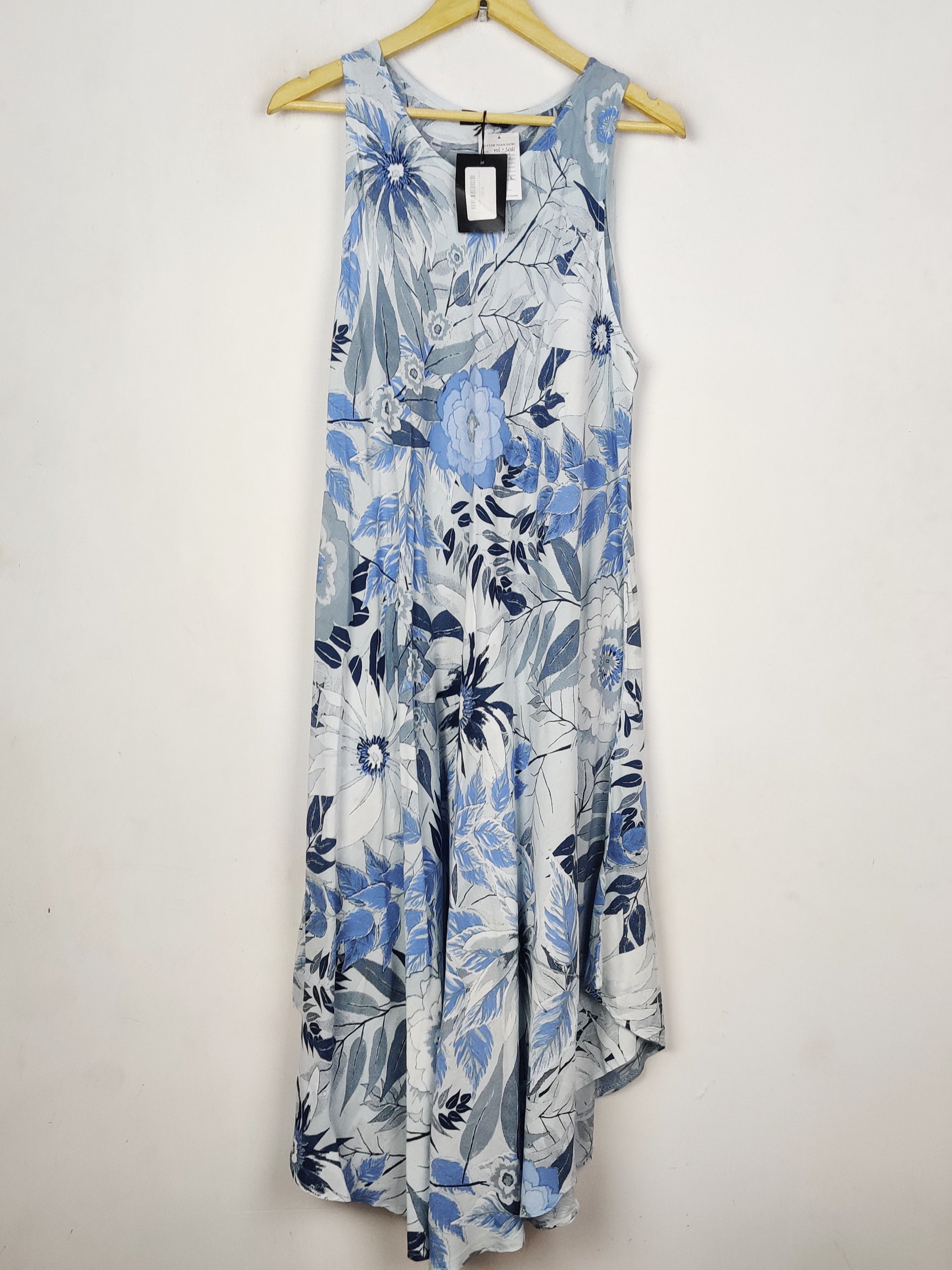 Buy online pre-used pre-loved 100% authentic & Original branded Fenella (MF-5061) available in Pakistan. Top international brands avilable.