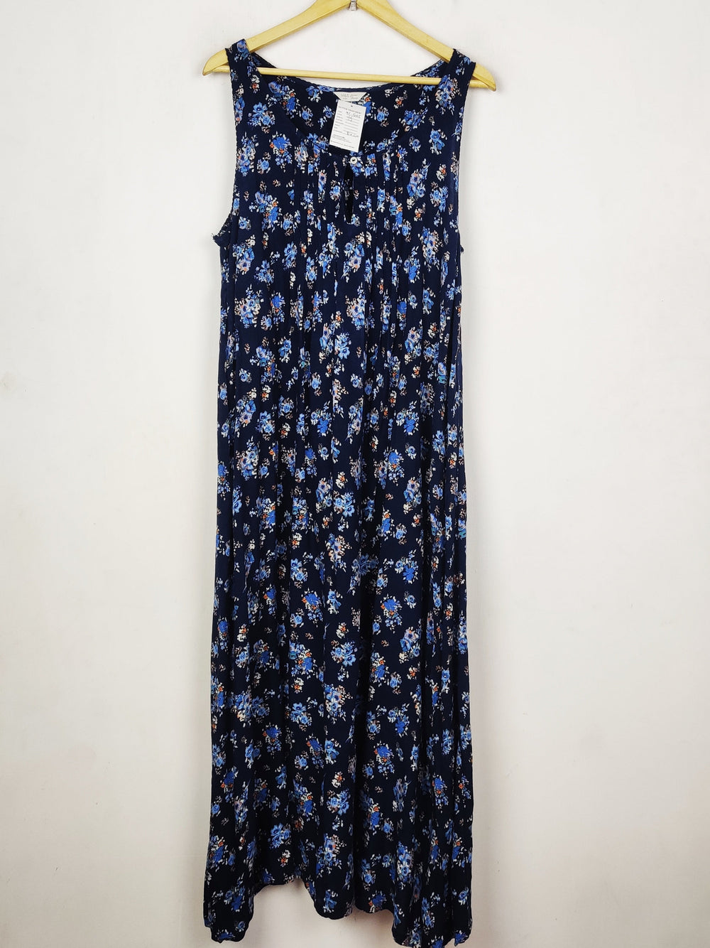 Buy online pre-used pre-loved 100% authentic & Original branded Marks & Spencer (MF-5065) available in Pakistan. Top international brands avilable.