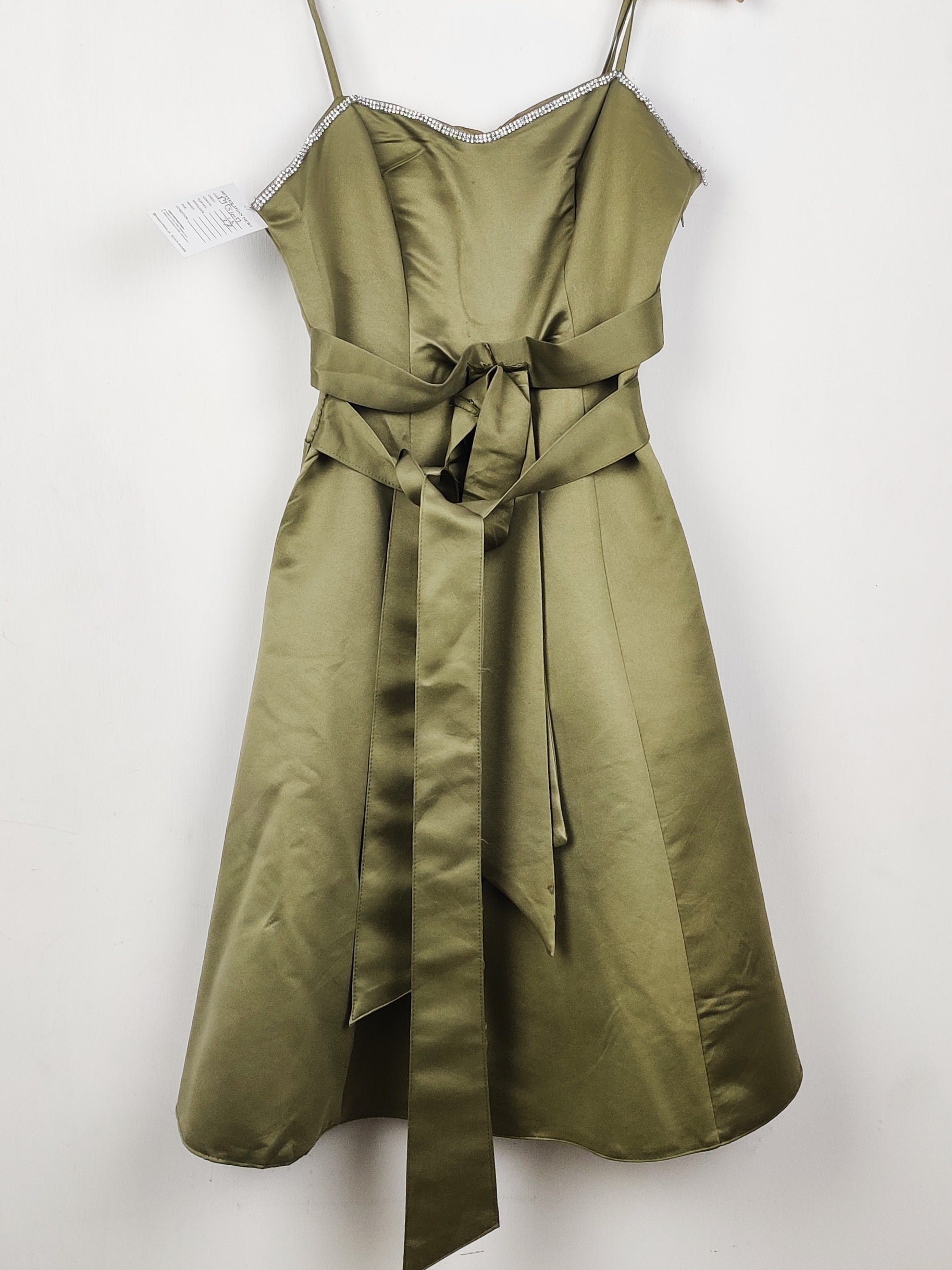 Buy online pre-used pre-loved 100% authentic & Original branded Unknown Brand (MF-5107) available in Pakistan. Top international brands avilable.