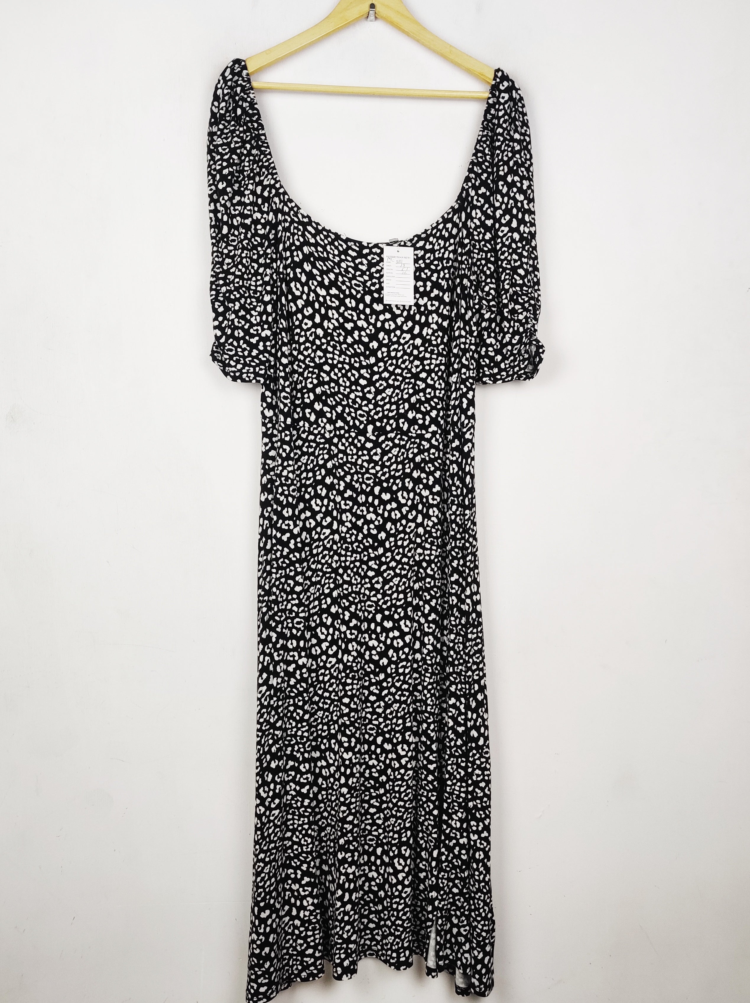 Buy online pre-used pre-loved 100% authentic & Original branded Unknown Brand (MF-5111) available in Pakistan. Top international brands avilable.