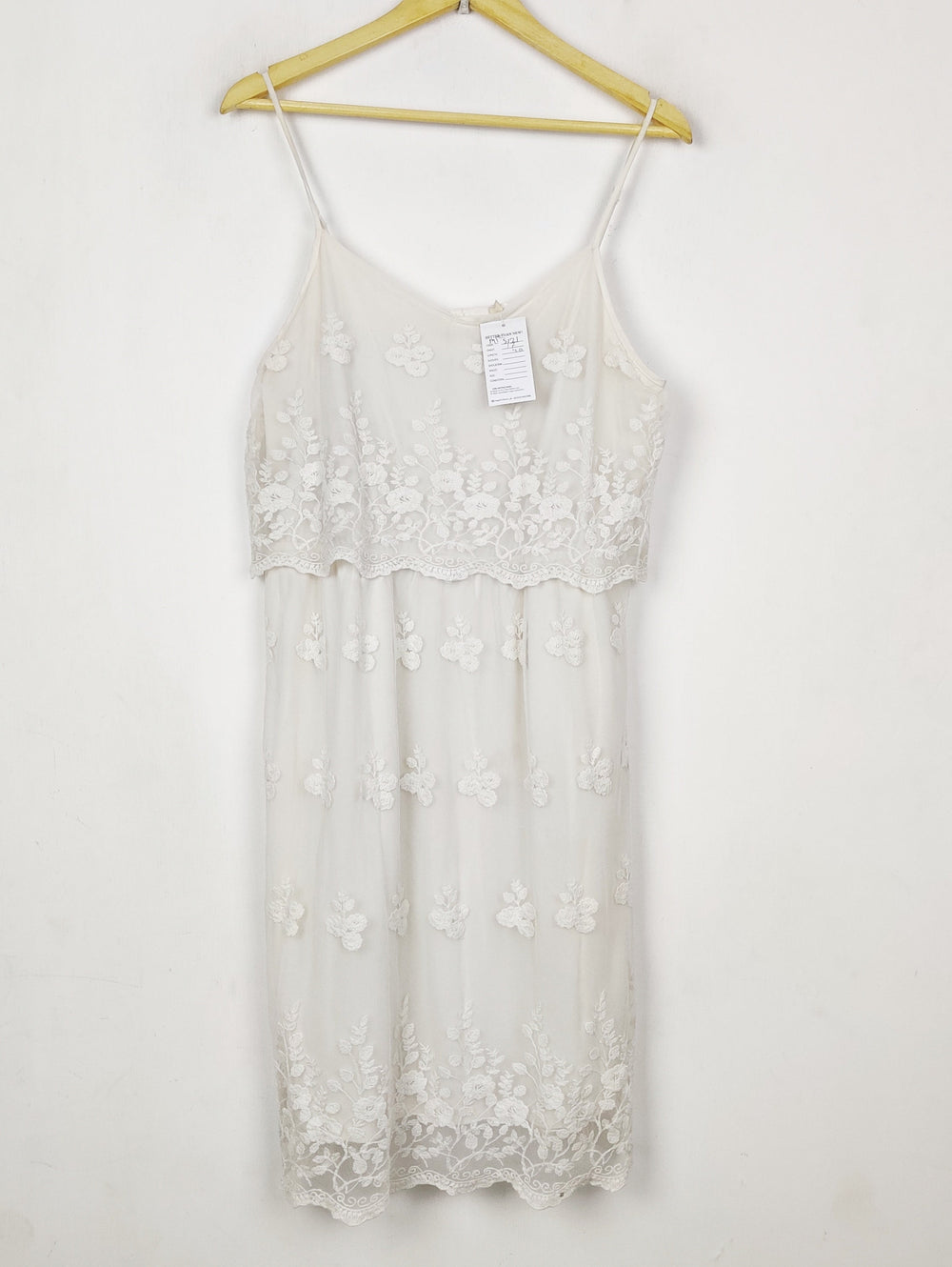Buy online pre-used pre-loved 100% authentic & Original branded Unknown Brand (MF-5121) available in Pakistan. Top international brands avilable.
