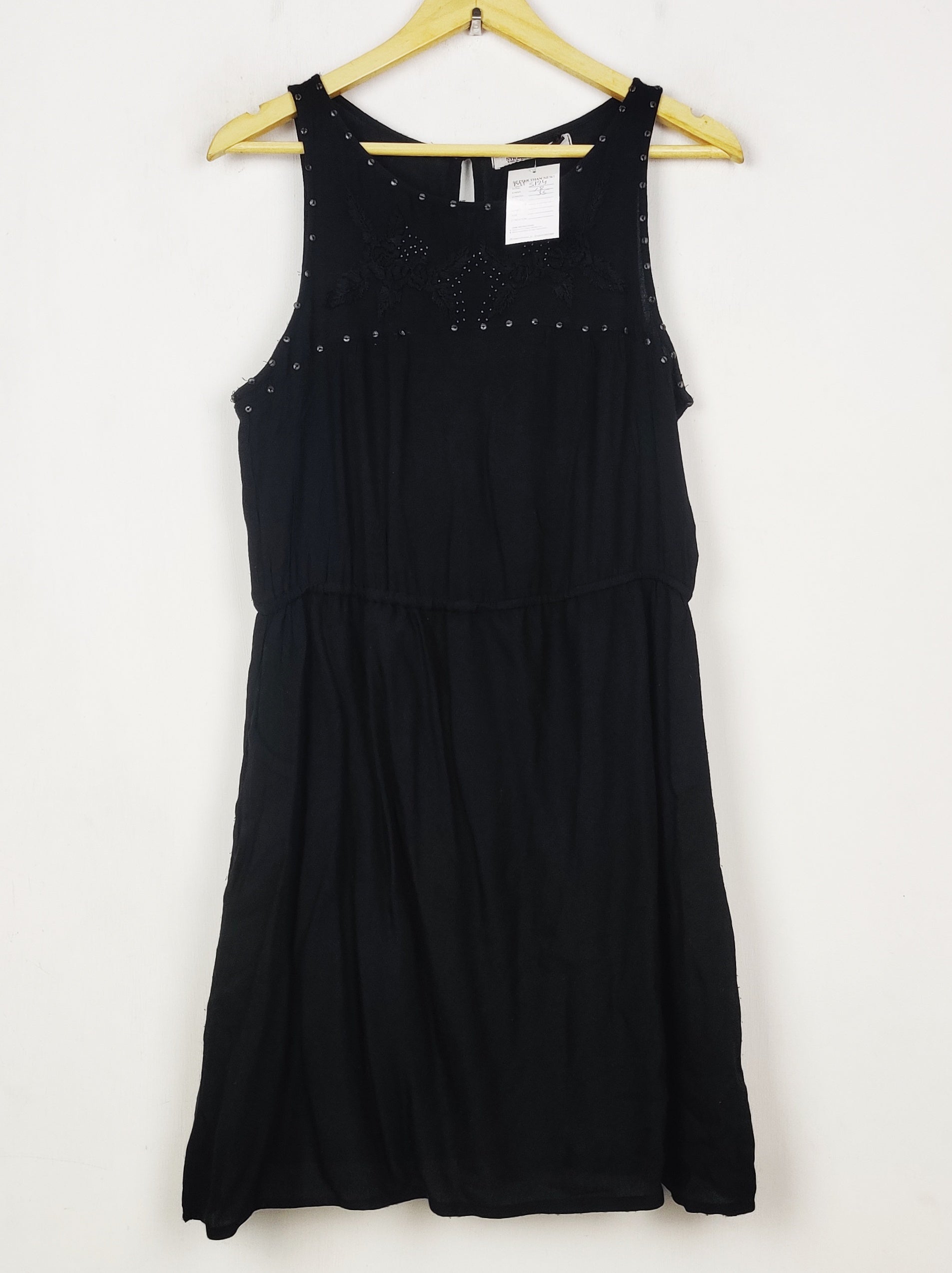 Buy online pre-used pre-loved 100% authentic & Original branded Stradivarius (MF-5124) available in Pakistan. Top international brands avilable.