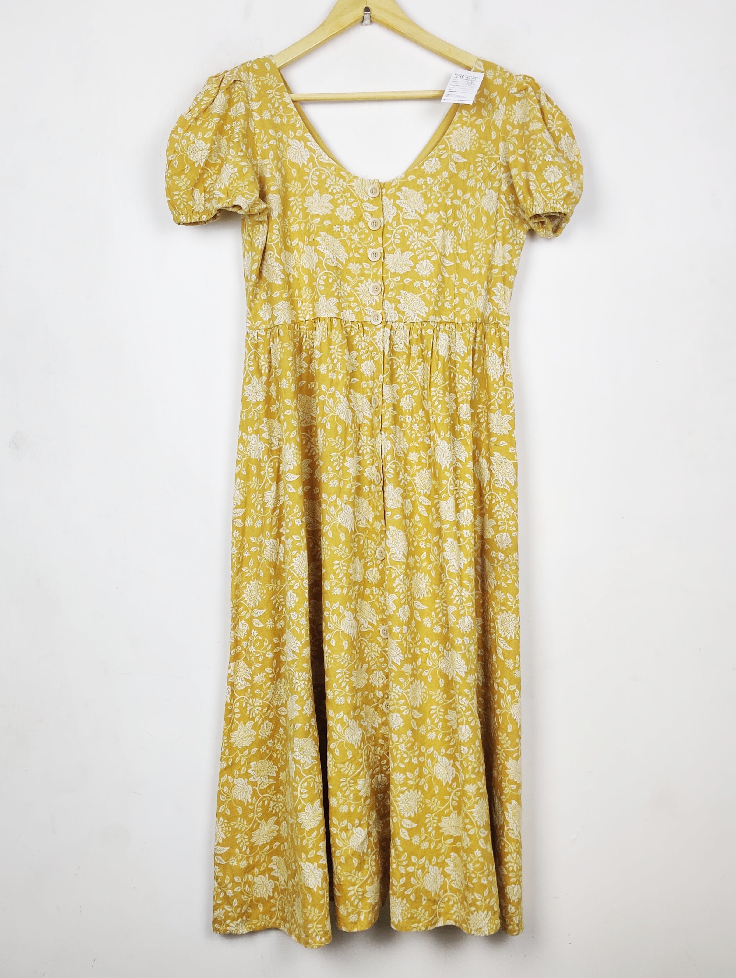 Buy online pre-used pre-loved 100% authentic & Original branded Unknown Brand (MF-5132) available in Pakistan. Top international brands avilable.
