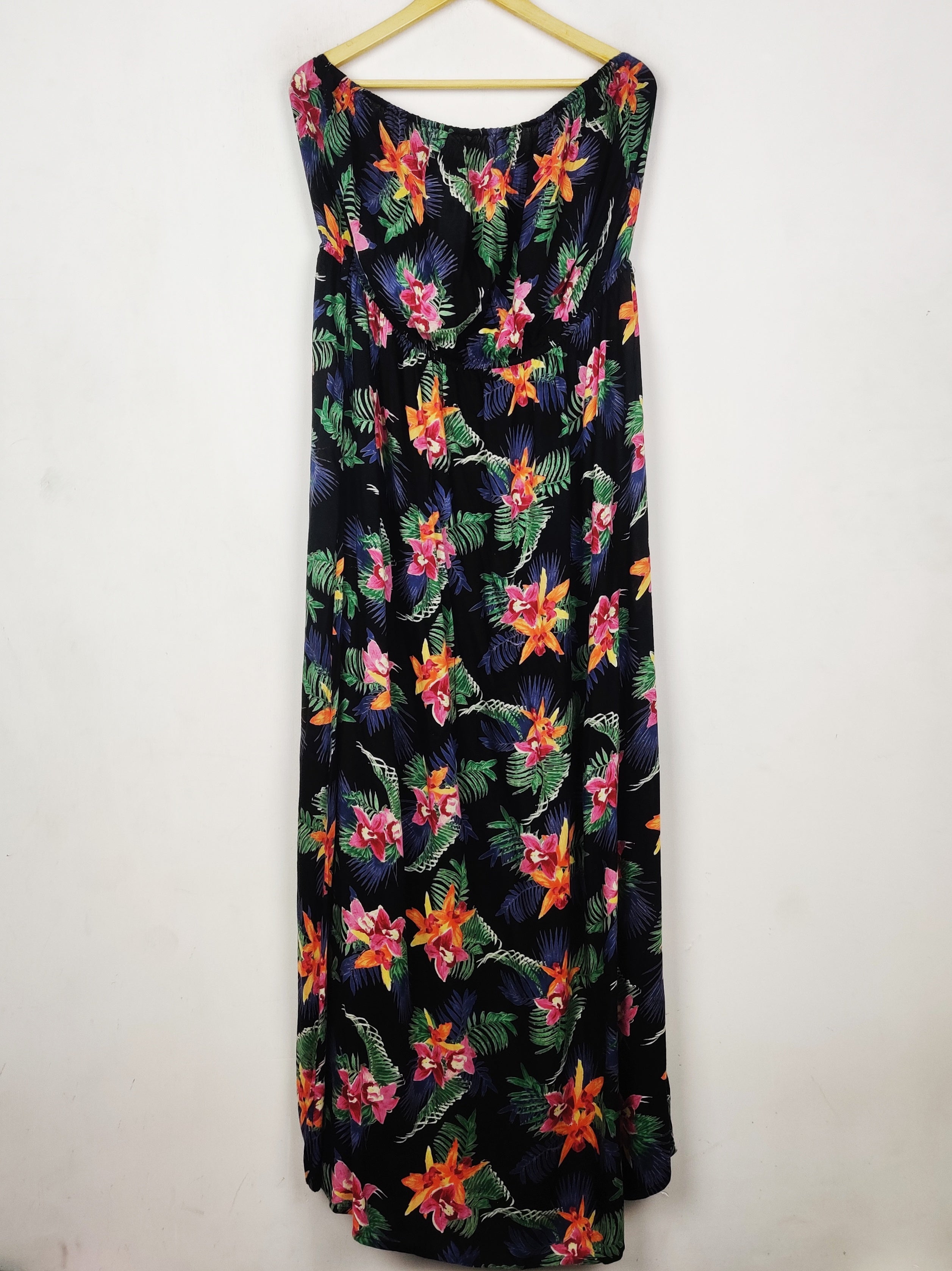 Buy online pre-used pre-loved 100% authentic & Original branded New Look (MF-5168) available in Pakistan. Top international brands avilable.