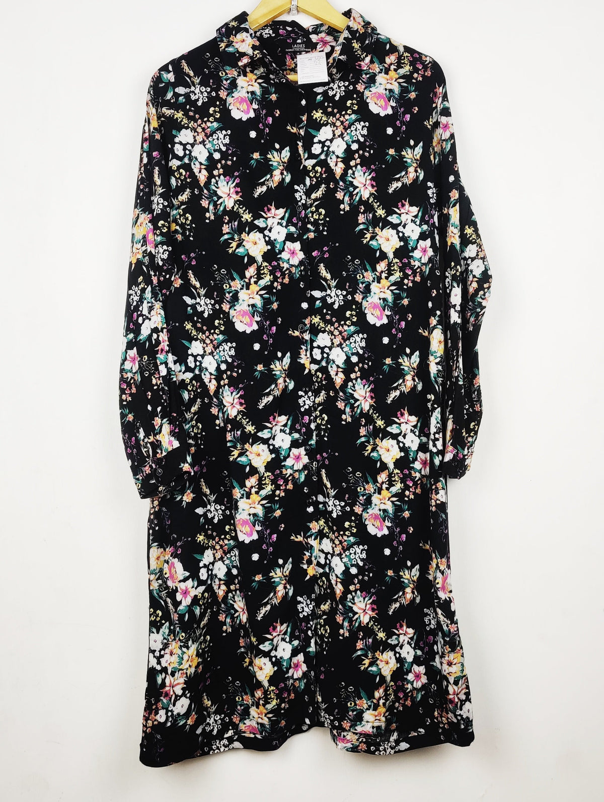 Buy online pre-used pre-loved 100% authentic & Original branded Ladies (MF-5173) available in Pakistan. Top international brands avilable.