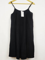 Buy online pre-used pre-loved 100% authentic & Original branded H&M (MF-5191) available in Pakistan. Top international brands avilable.
