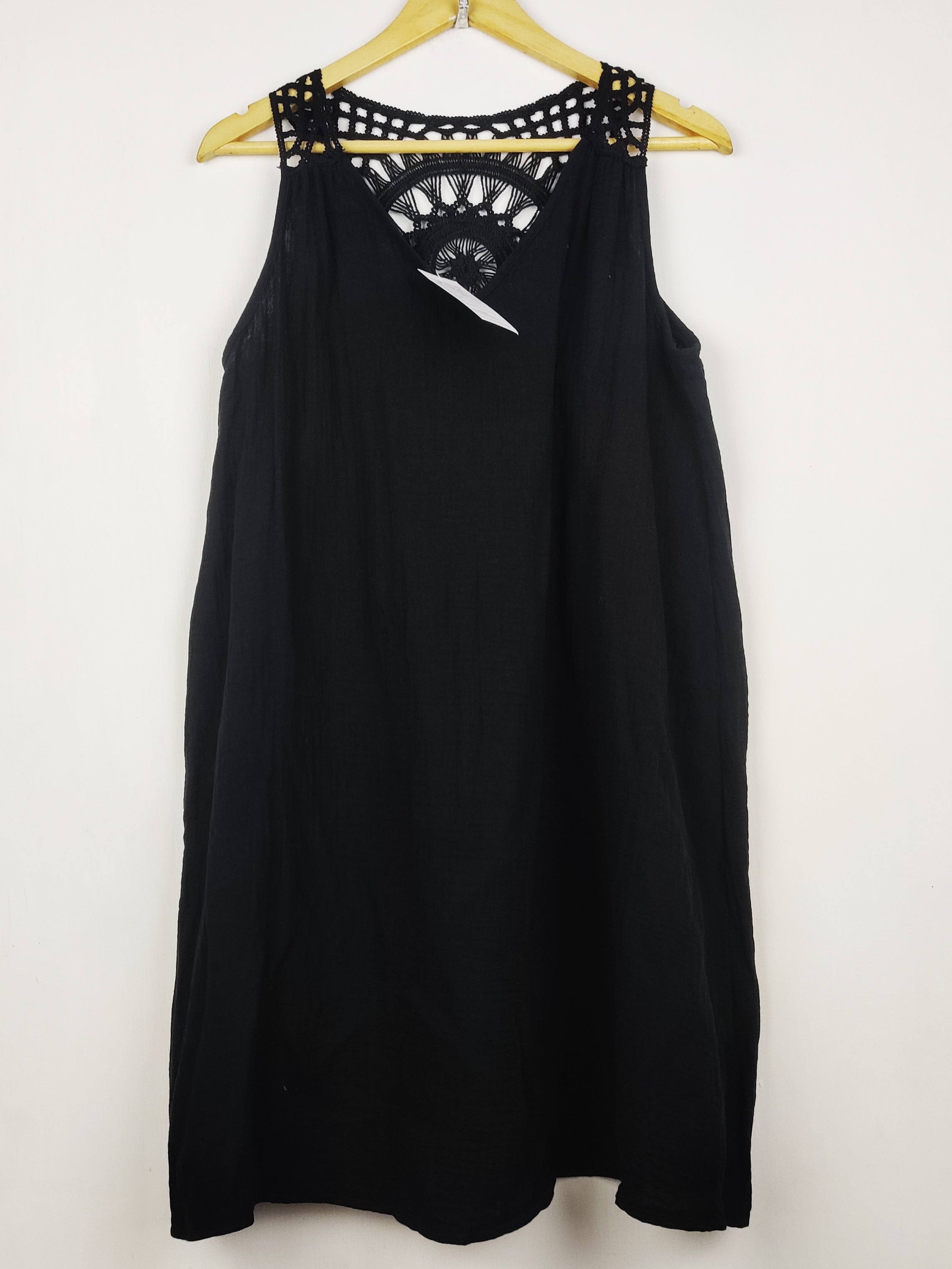 Buy online pre-used pre-loved 100% authentic & Original branded Unknown Brand (MF-5225) available in Pakistan. Top international brands avilable.