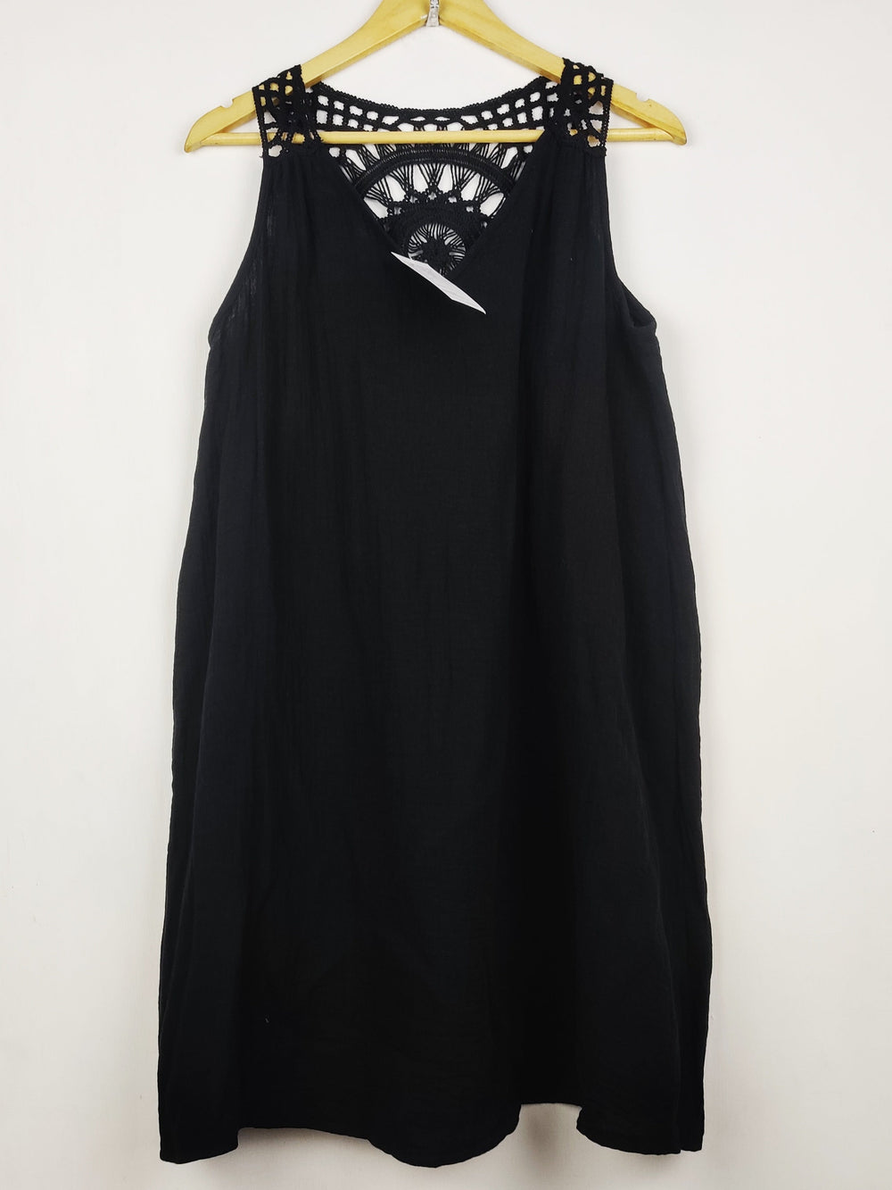 Buy online pre-used pre-loved 100% authentic & Original branded Unknown Brand (MF-5225) available in Pakistan. Top international brands avilable.