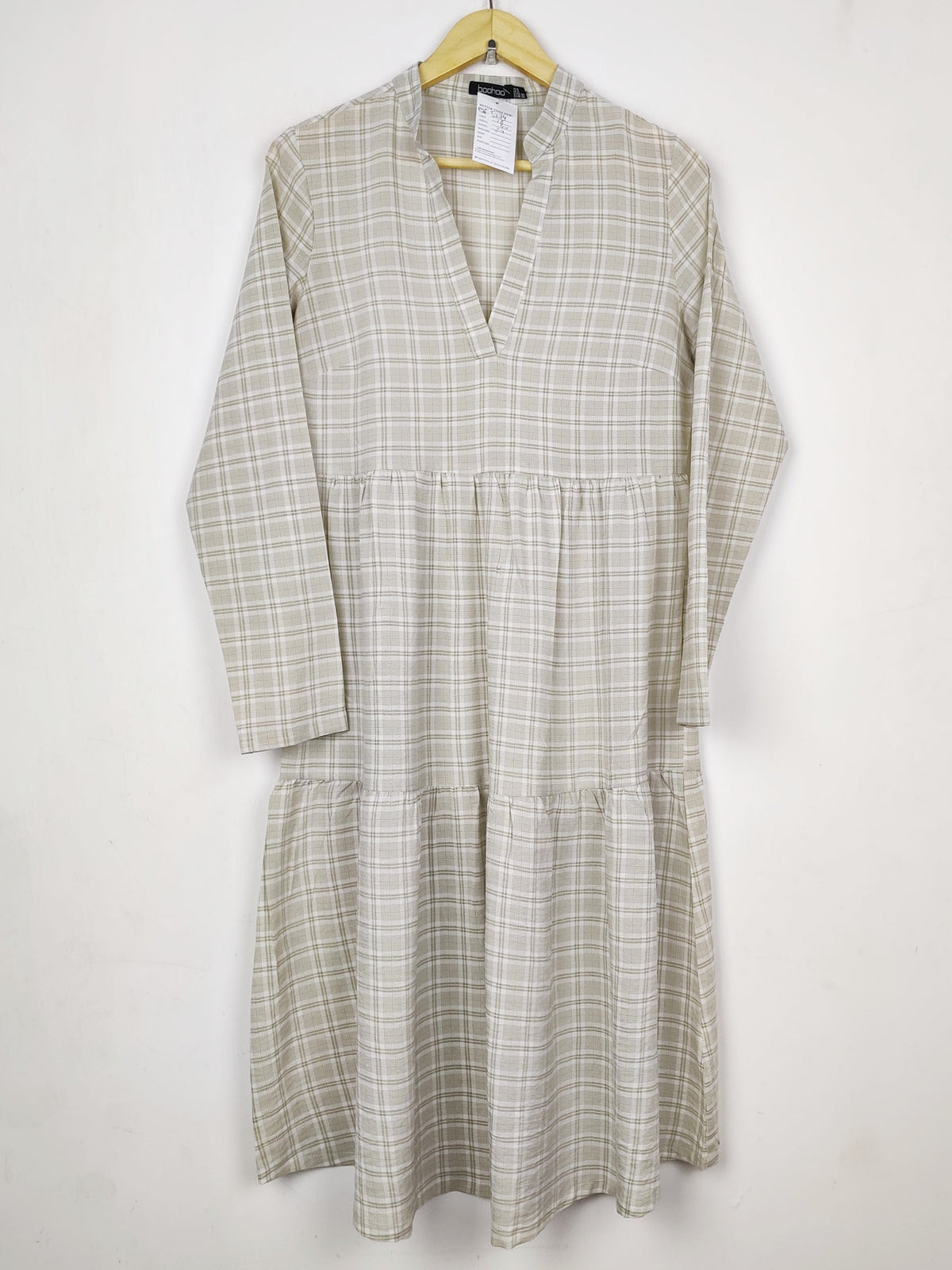 Buy online pre-used pre-loved 100% authentic & Original branded Boohoo (MF-5274) available in Pakistan. Top international brands avilable.