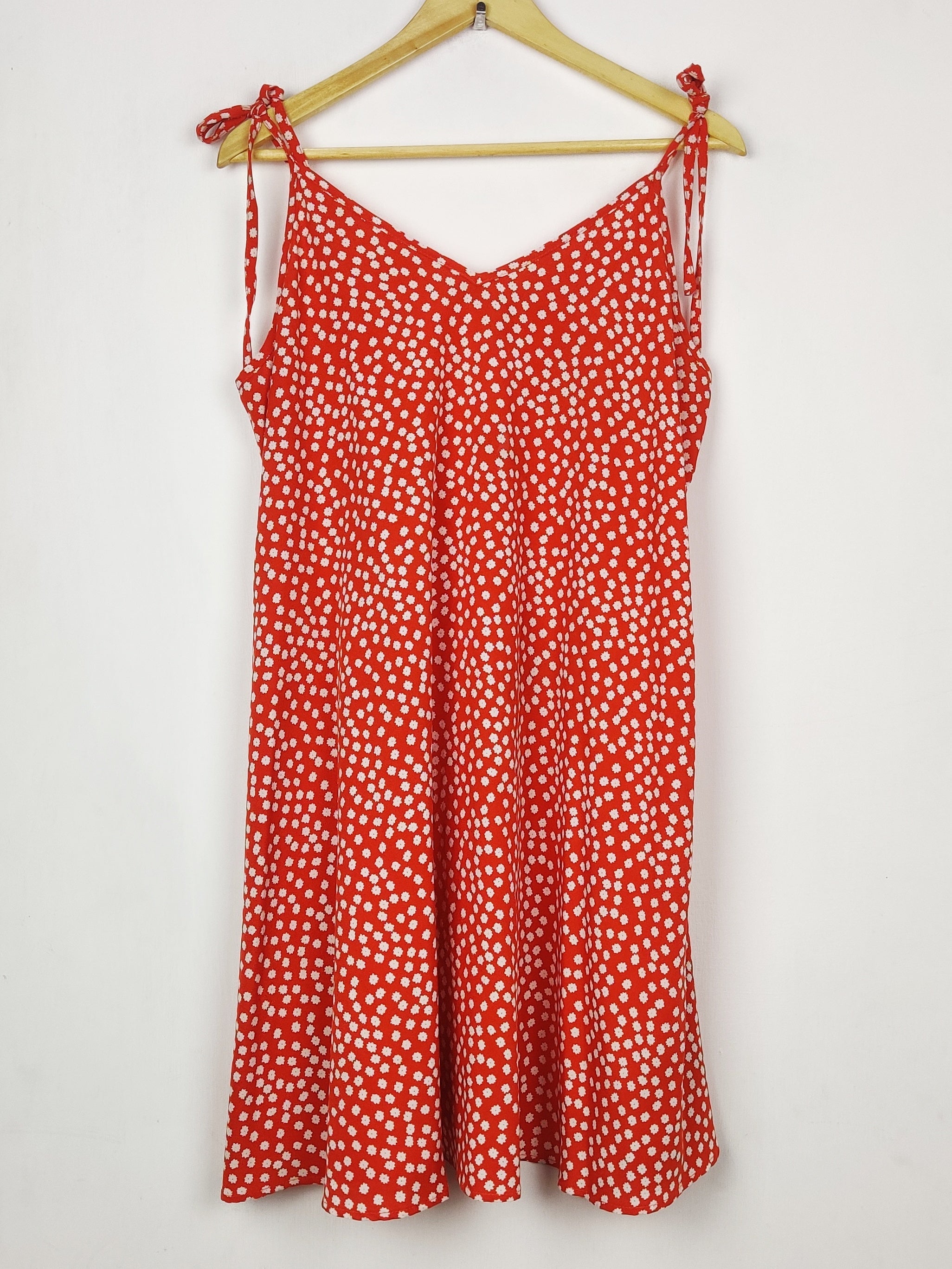 Buy online pre-used pre-loved 100% authentic & Original branded Shein (MF-5277) available in Pakistan. Top international brands avilable.